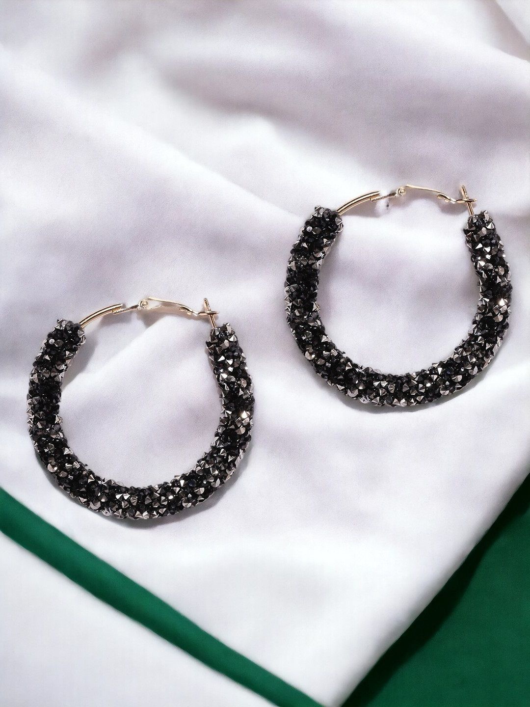 

OOMPH Contemporary Hoop Earrings, Black