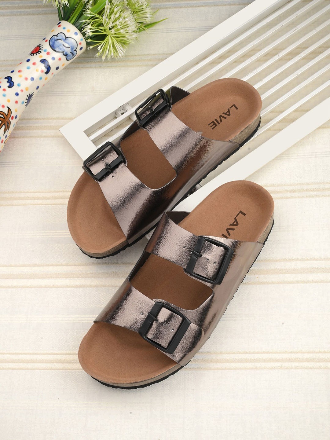 

Lavie Women Open Toe Flats with Bows, Bronze