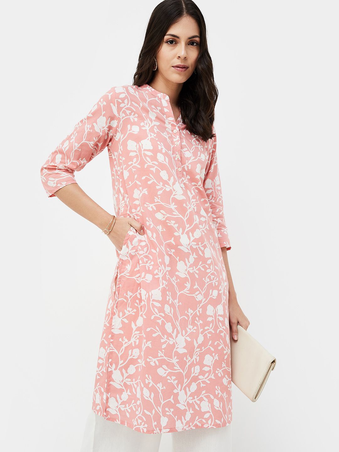 

Melange by Lifestyle Women Floral Printed Sequinned Kurta, Coral