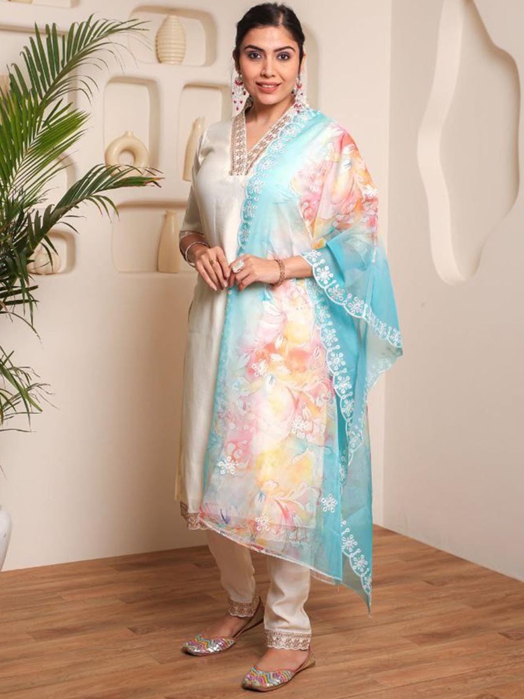 

STYLERIUM Women Floral Yoke Design Regular Sequinned Chanderi Silk Kurta with Trousers & With Dupatta, Off white