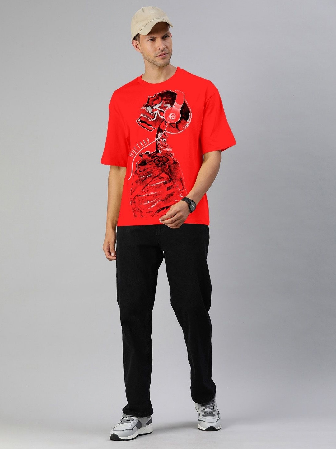 

Huetrap Men Printed Applique T-shirt, Red