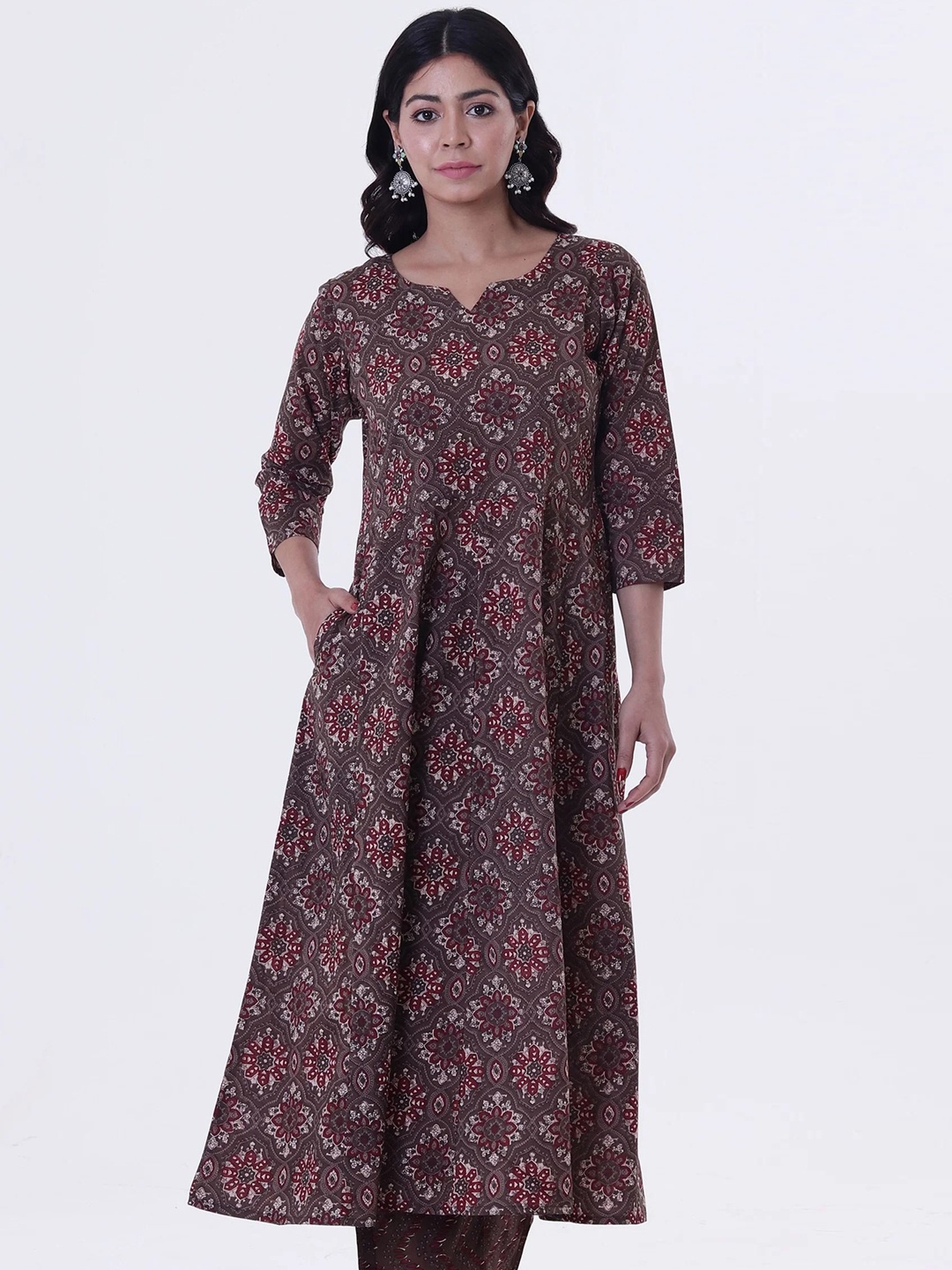 

TJORI Women Floral Flared Sleeves Kurta, Brown
