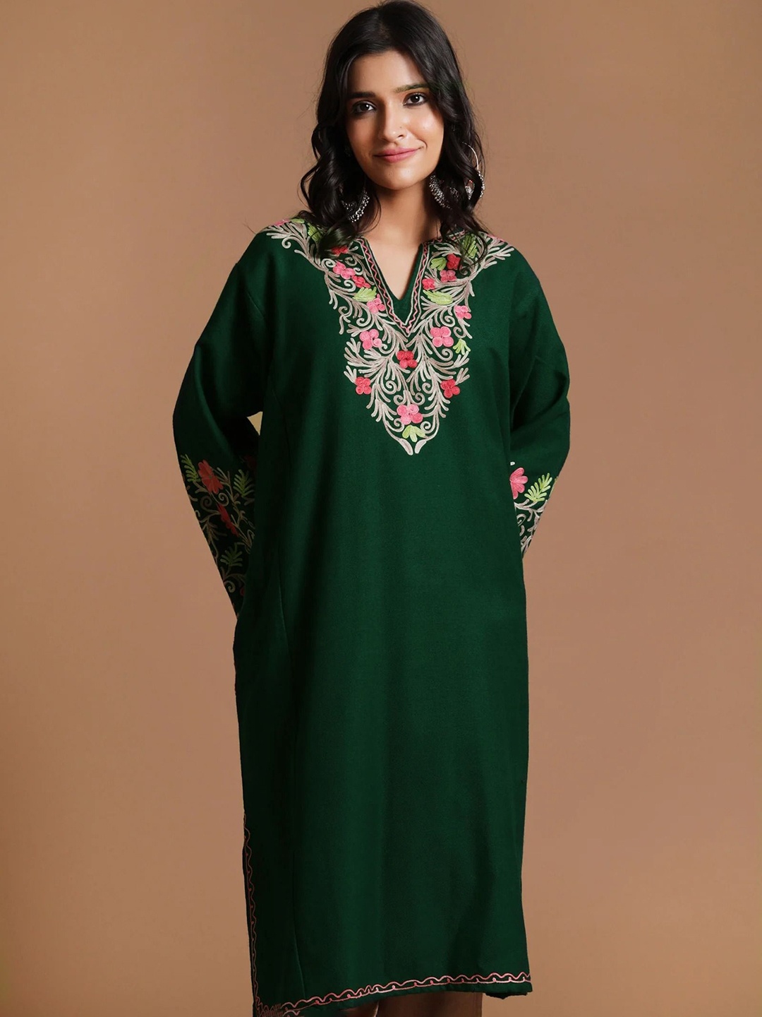 

TJORI Women Embroidered Mirror Work Woollen Kurta, Green