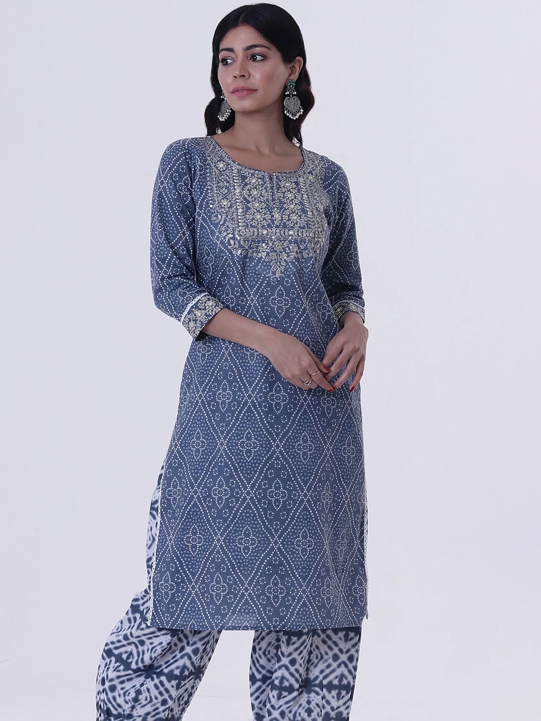 

TJORI Women Bandhani Printed Sequinned Kurta, Blue
