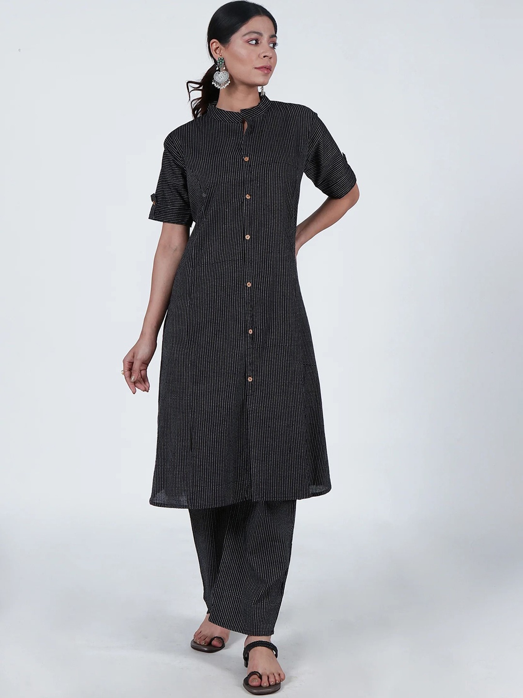 

TJORI Women Flared Sleeves Thread Work Kurta, Black