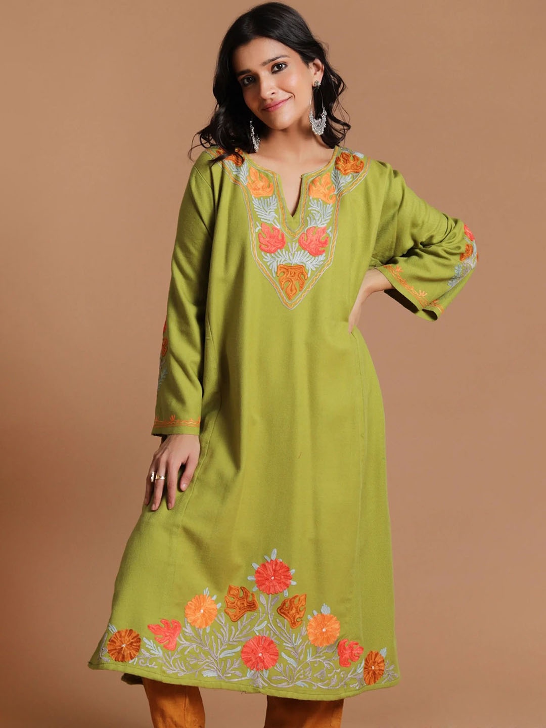 

TJORI Women Embroidered Flared Sleeves Woollen Kurta, Green