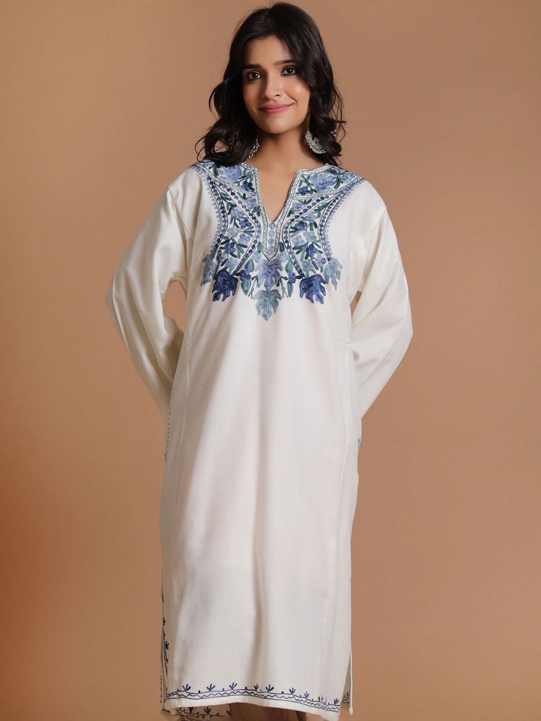 

TJORI Women Embroidered Extended Sleeves Woollen Kurta, White