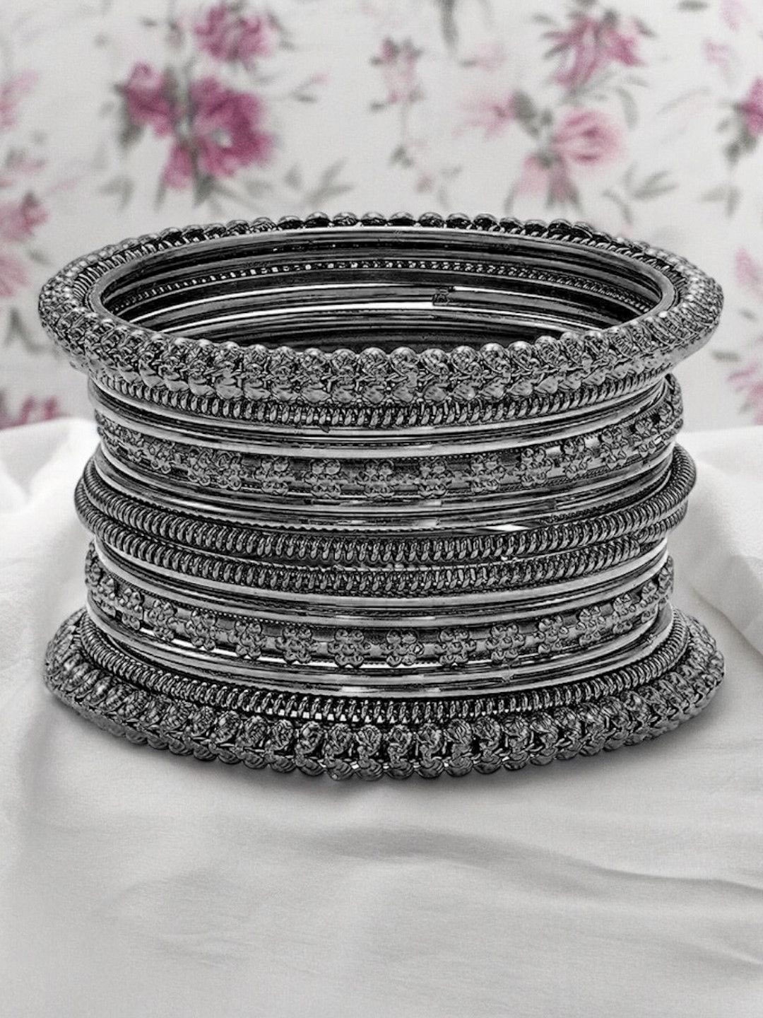 

OOMPH Set of 16 Oxidised Bangles, Black