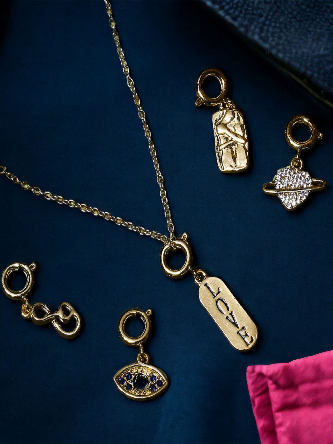 

OOMPH Square Pendants with Chains, Gold