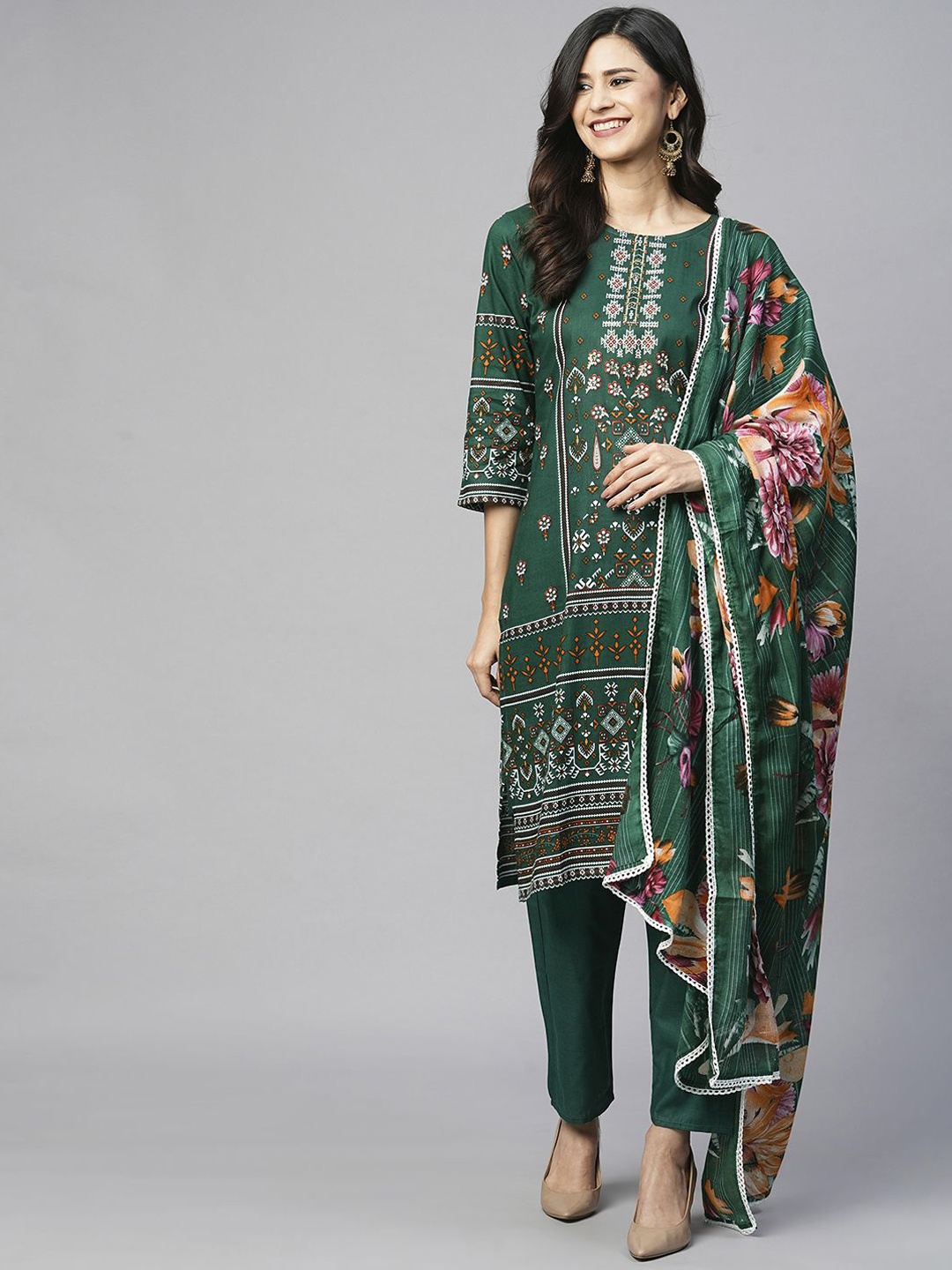 

KALINI Women Floral Printed Regular Pure Cotton Kurti with Trousers & With Dupatta, Green