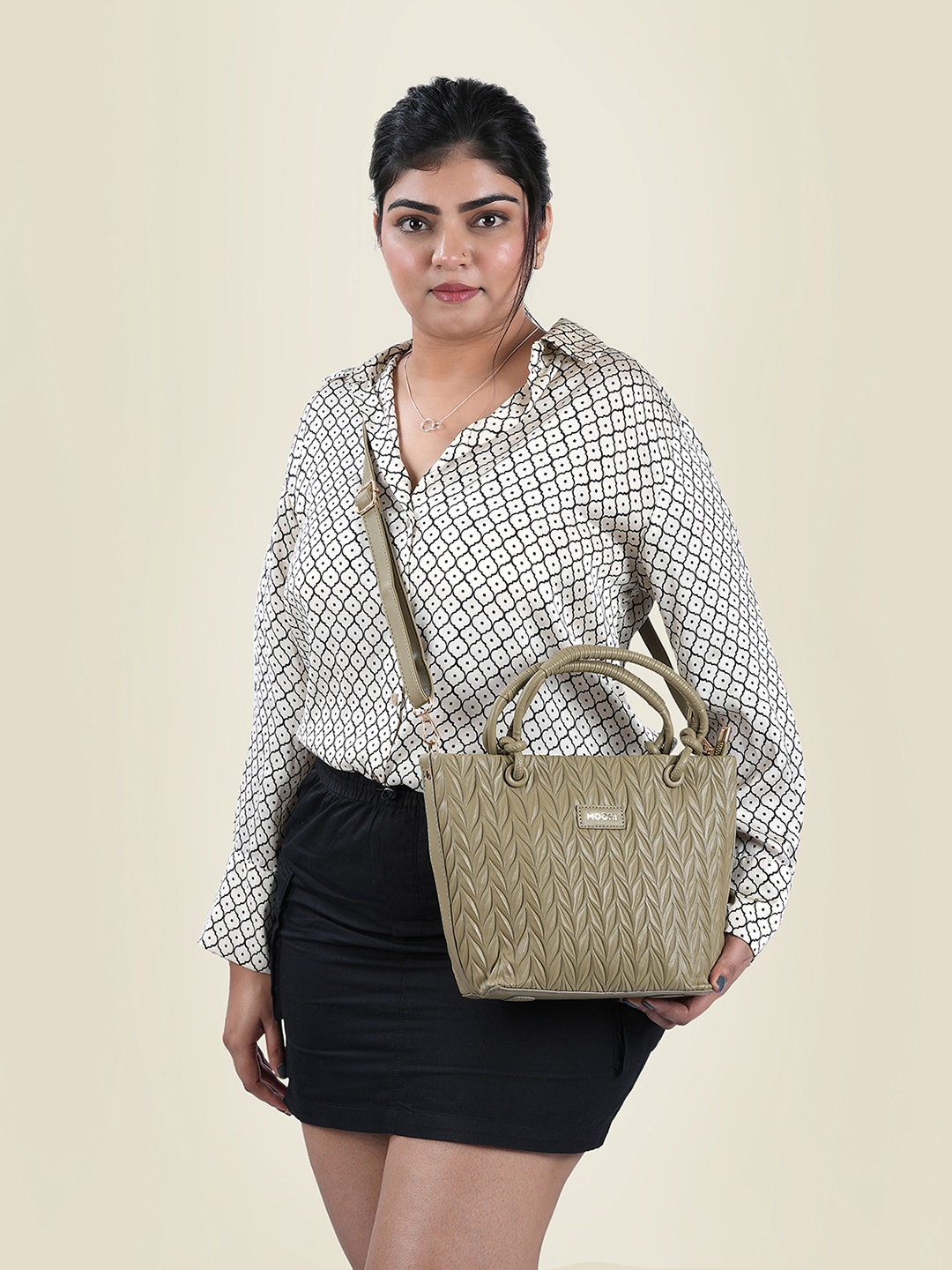 

Mochi Textured Structured Handheld Bag with Quilted, Green