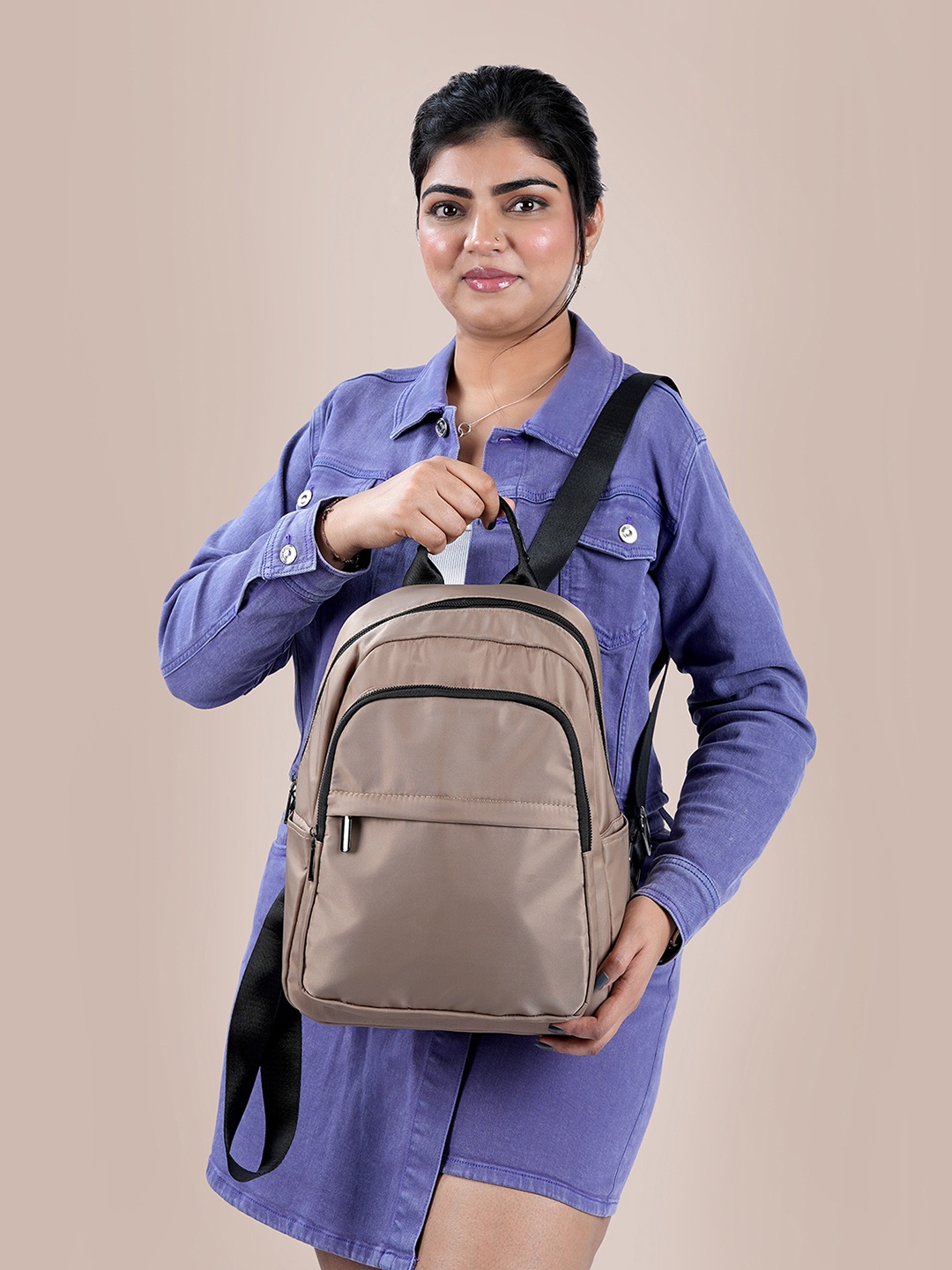 

Mochi Bucket Handheld Bag with Cut Work, Beige