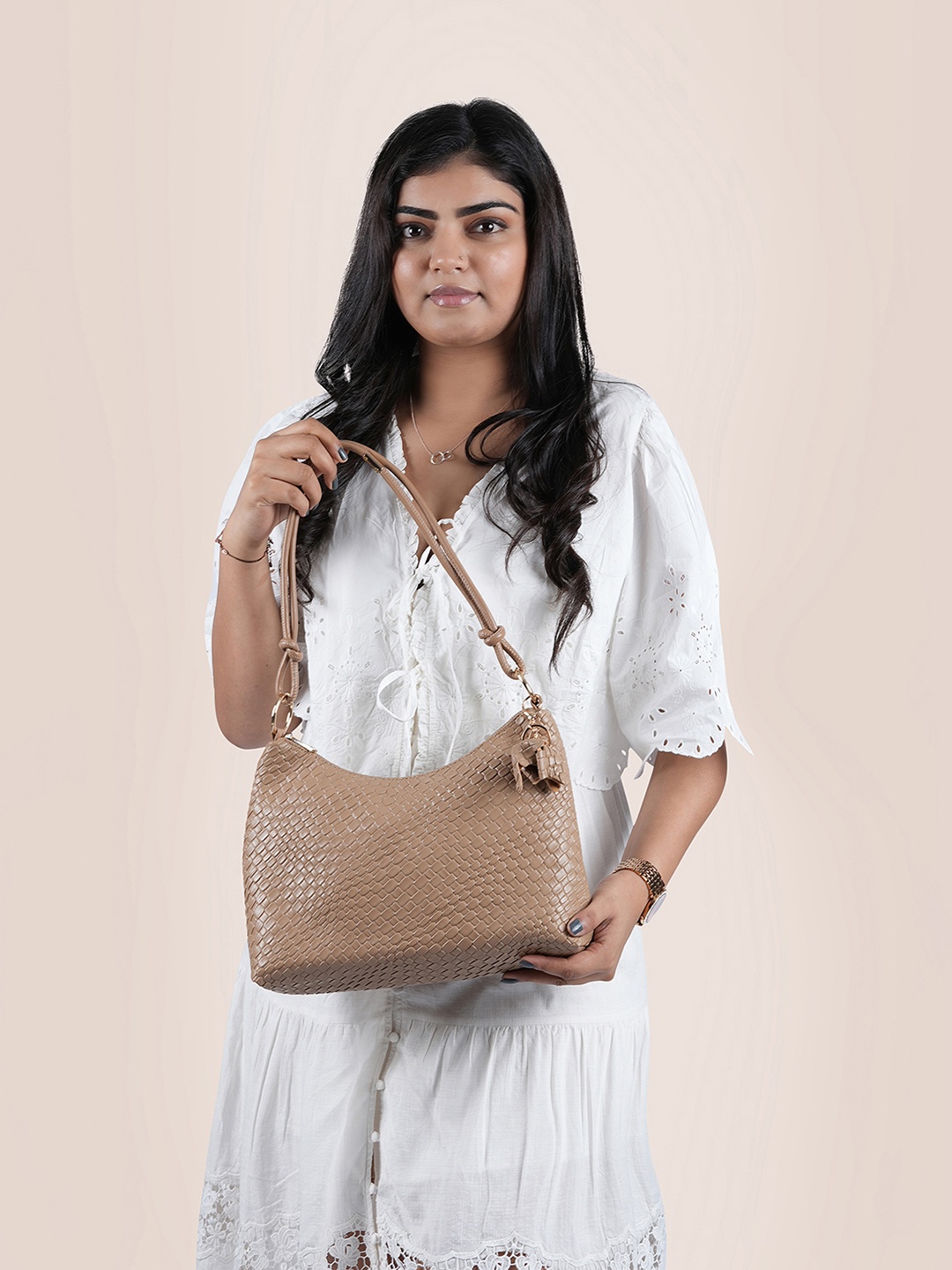 

Mochi Structured Hobo Bag with Tasselled, Khaki