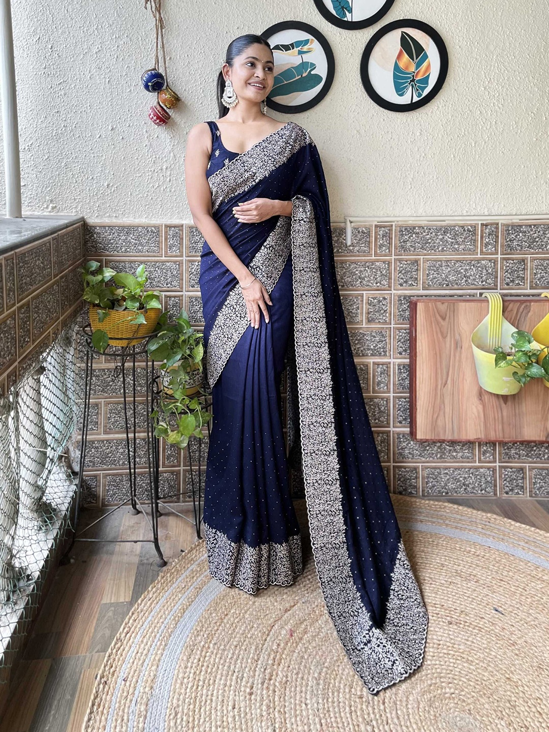 

Panzora Floral Embroidered Silk Blend Saree, Blue