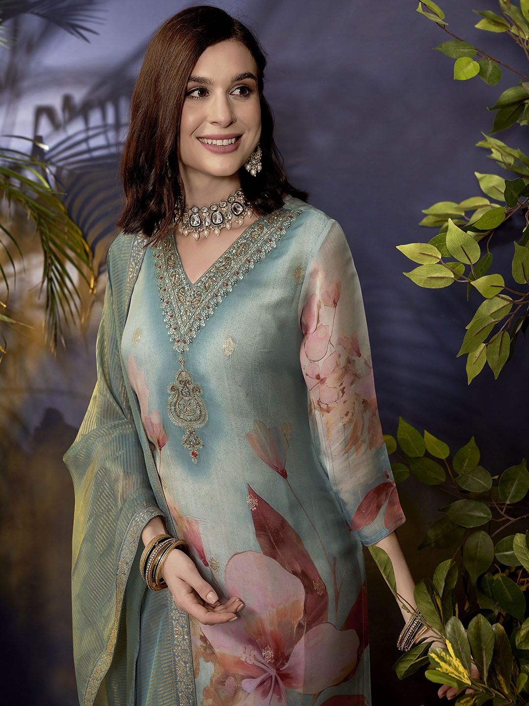 

Anouk Women Floral Printed Regular Kurta with Trousers & With Dupatta, Blue