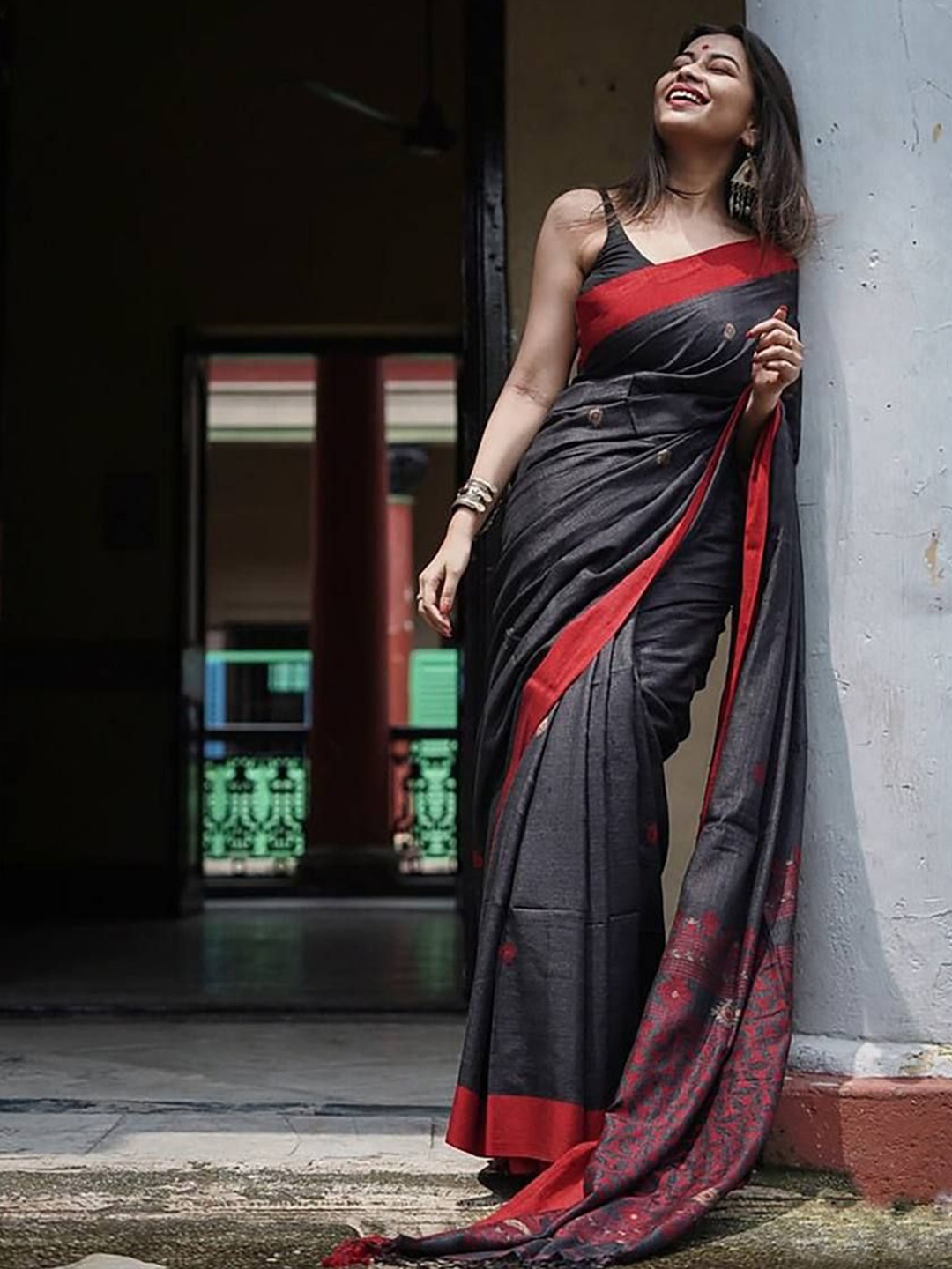 

Upalksh Ethnic Motifs Zari Art Silk Kanjeevaram Saree, Black