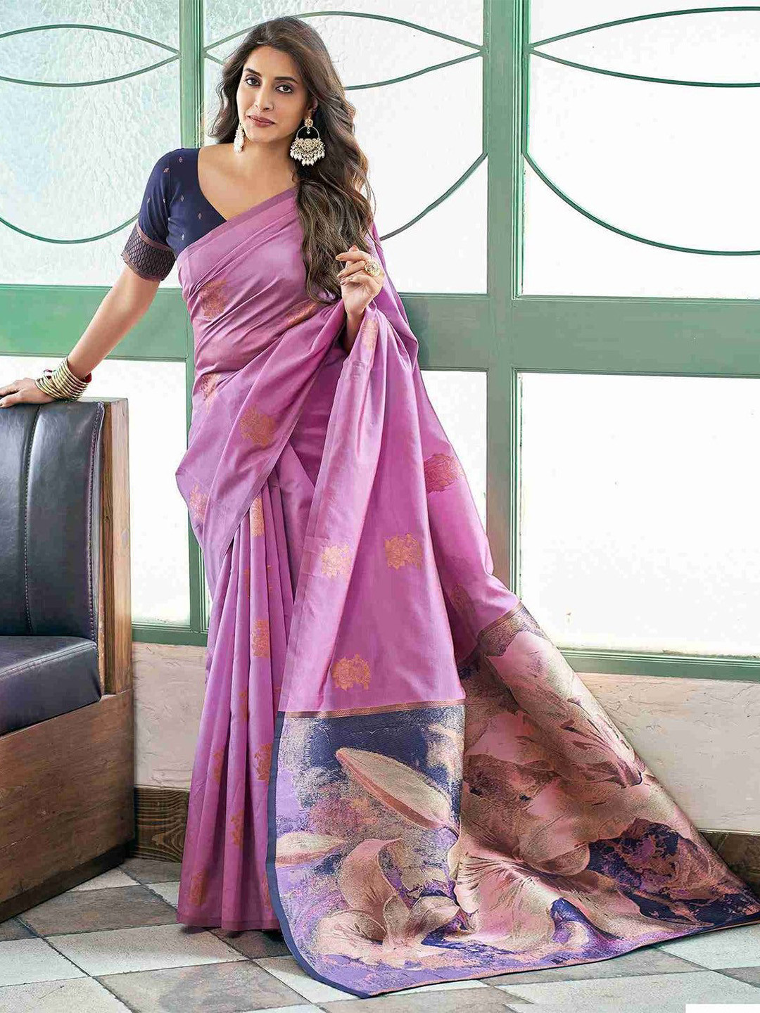 

Upalksh Woven Design Zari Art Silk Kanjeevaram Saree, Pink