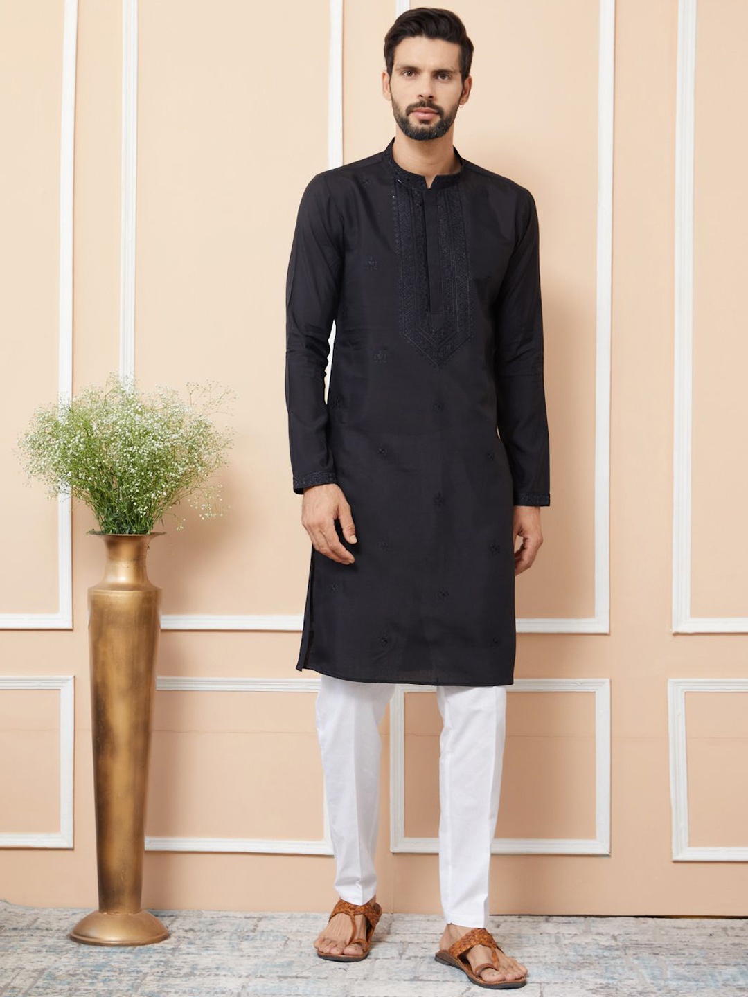 

See Designs Men Floral Embroidered Regular Thread Work Kurta with Pyjamas, Black