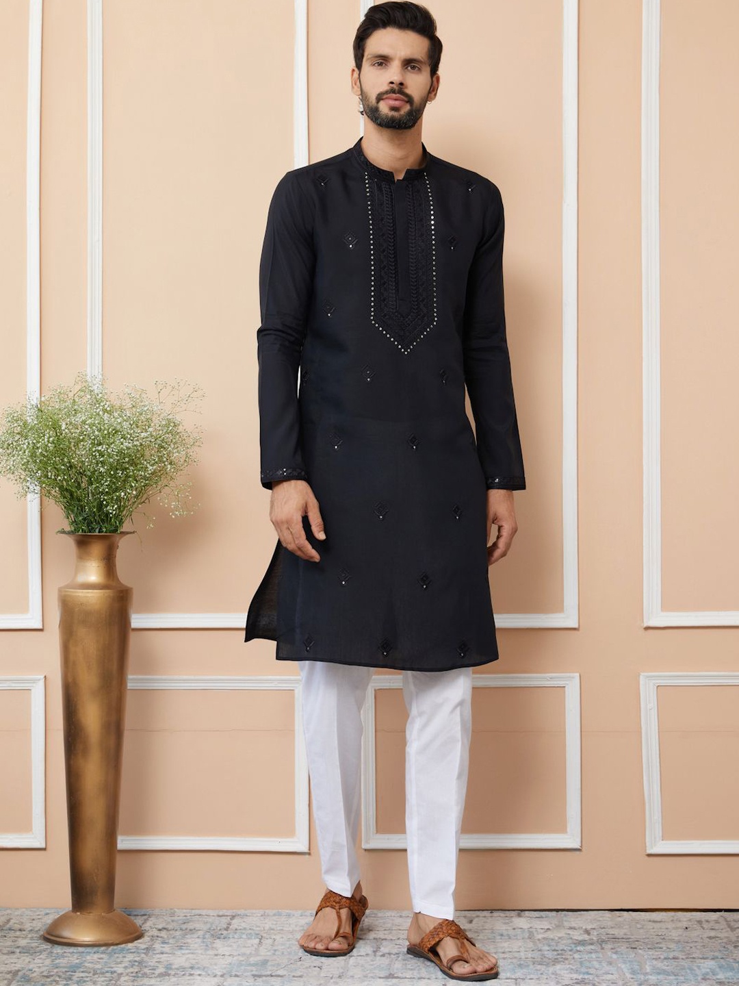 

See Designs Men Floral Embroidered Regular Sequinned Kurta with Pyjamas, Black