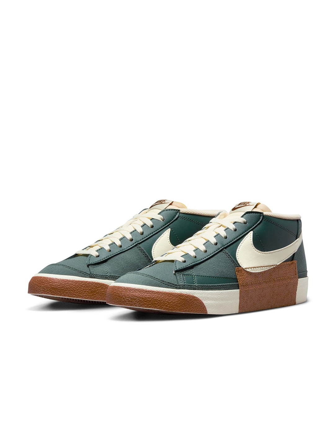 

Nike Men Blazer Low Pro Club Shoes, Green