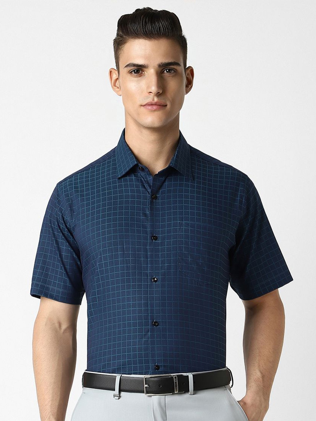 

Van Heusen Men Opaque Checked Party Shirt, Navy blue