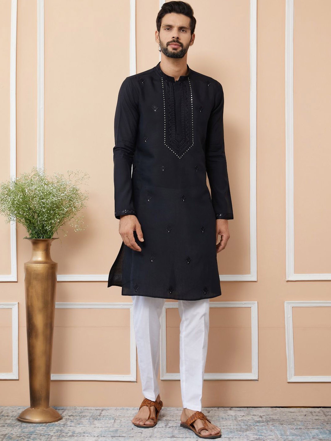 

See Designs Men Chikankari Kurta, Black