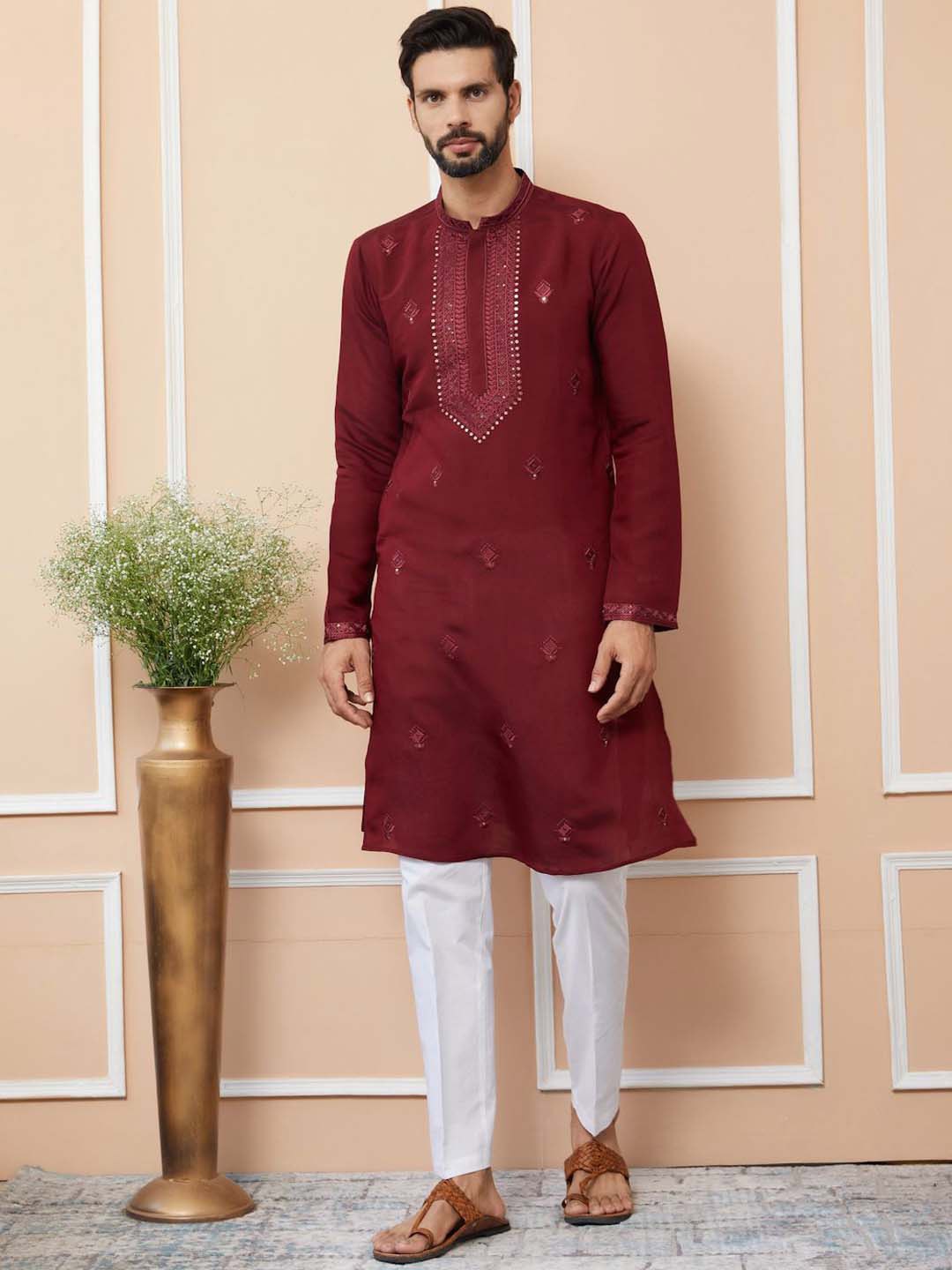 

See Designs Men Embroidered Thread Work Kurta, Maroon