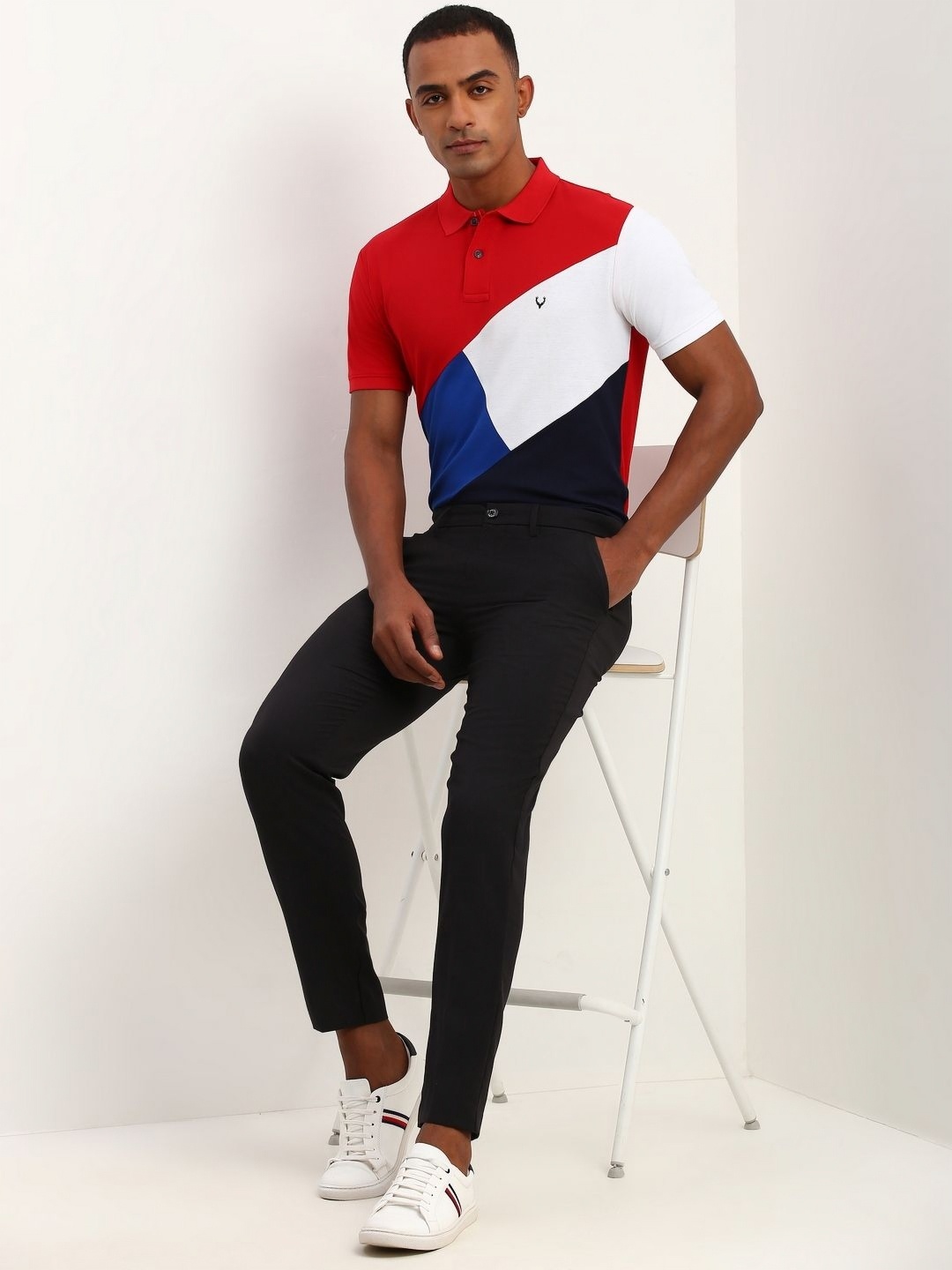 

Allen Solly Men Colourblocked Polo Collar Applique T-shirt, Red