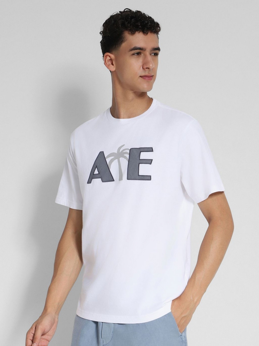 

AMERICAN EAGLE OUTFITTERS Men Typography Printed Applique T-shirt, White