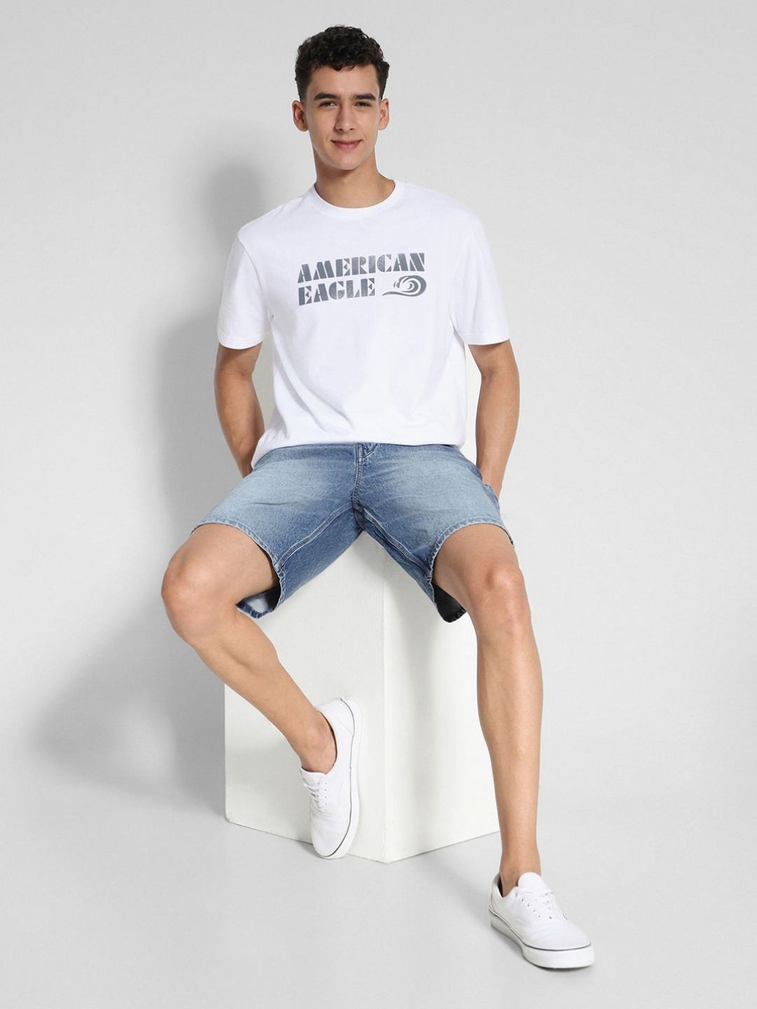 

AMERICAN EAGLE OUTFITTERS Men Typography Printed Applique T-shirt, White