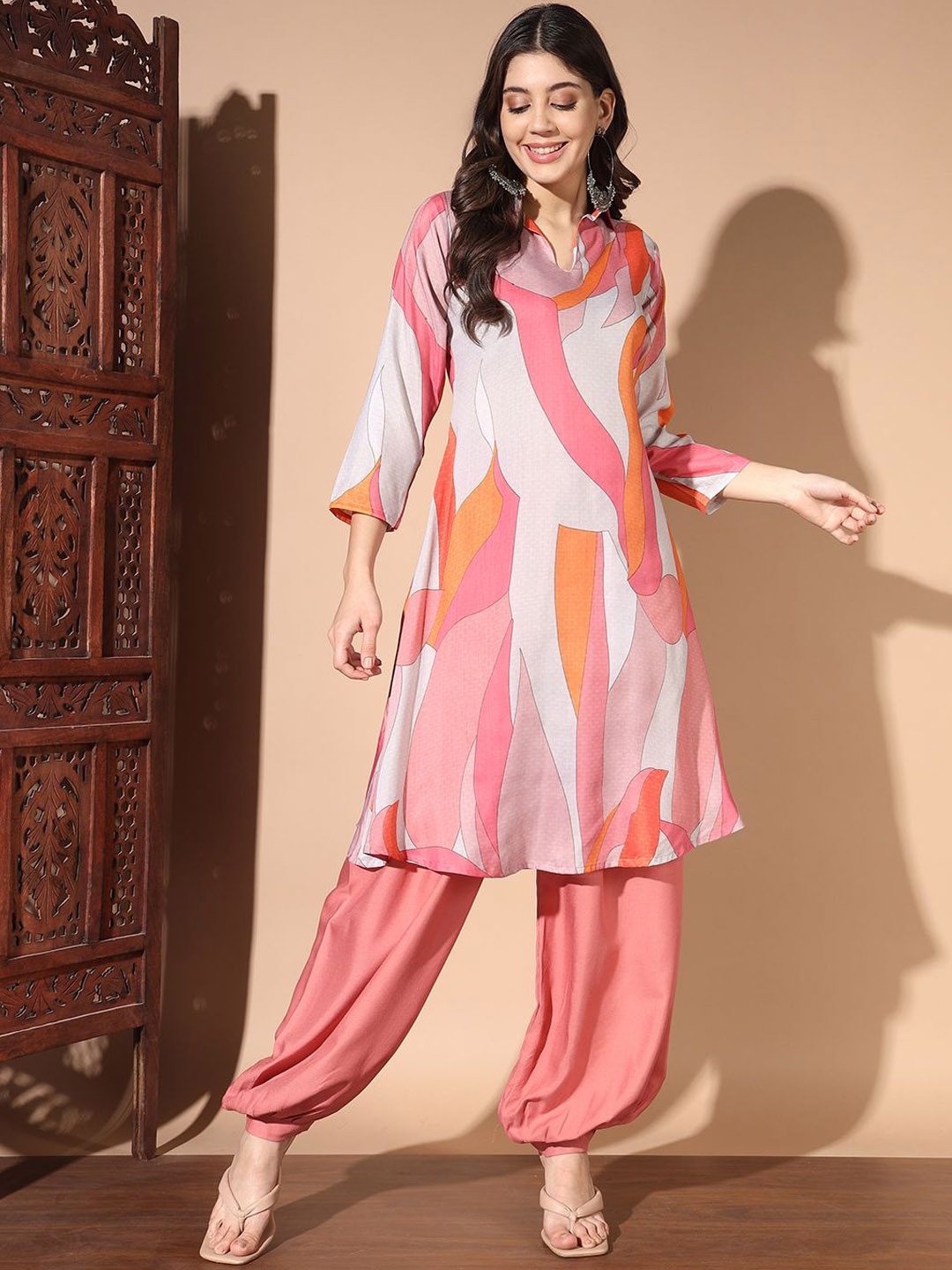 

MORLY Women Printed Regular Kurta with Harem Pants, Pink