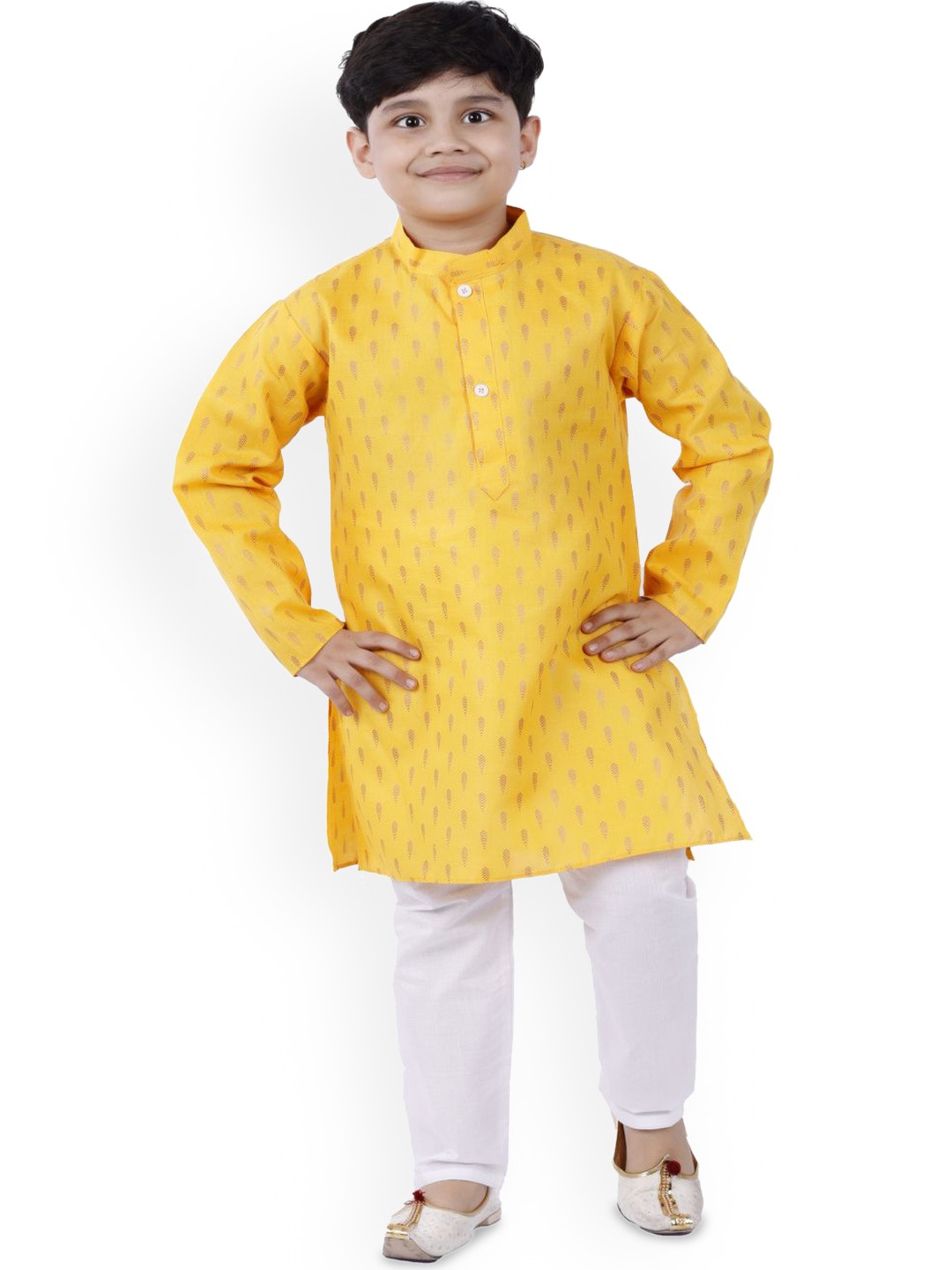 

BAESD Boys Floral Printed Regular Kurta with Trousers, Yellow