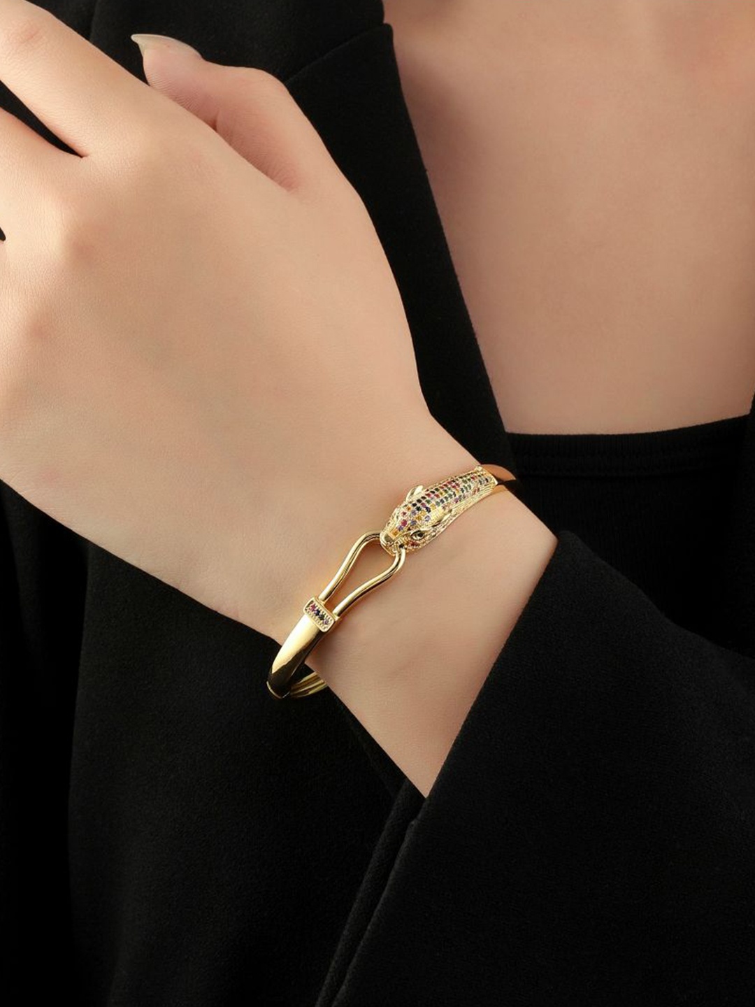 

SALTY Women Bangle-Style Bracelet, Gold