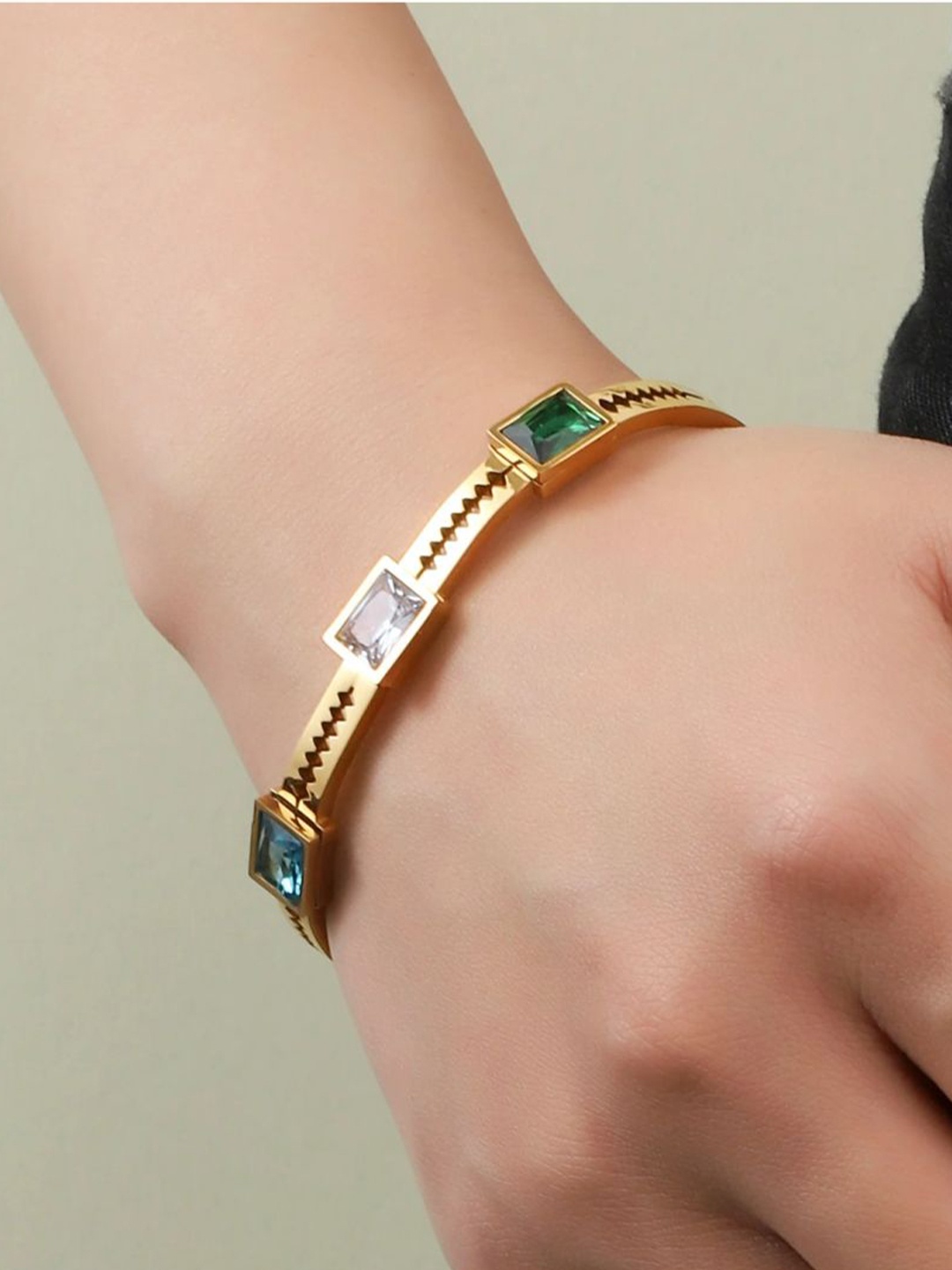 

SALTY Women Kada Bracelet, Gold