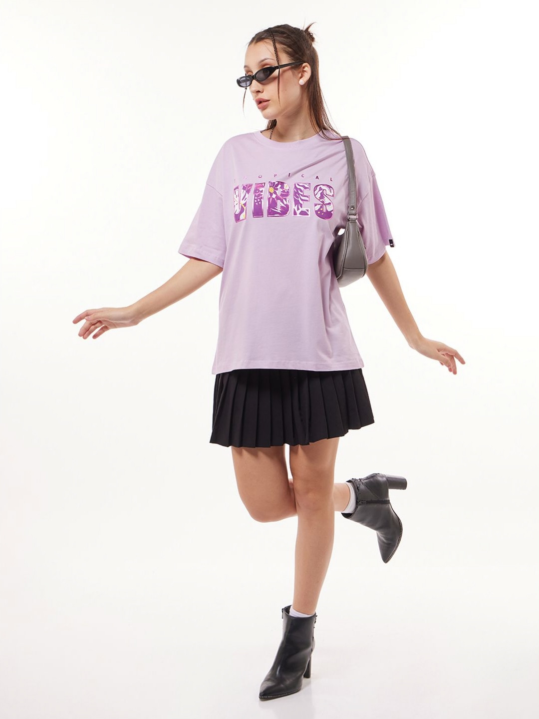 

Bewakoof Women Typography Printed Drop Shoulder Sleeves Oversized T-shirt, Purple