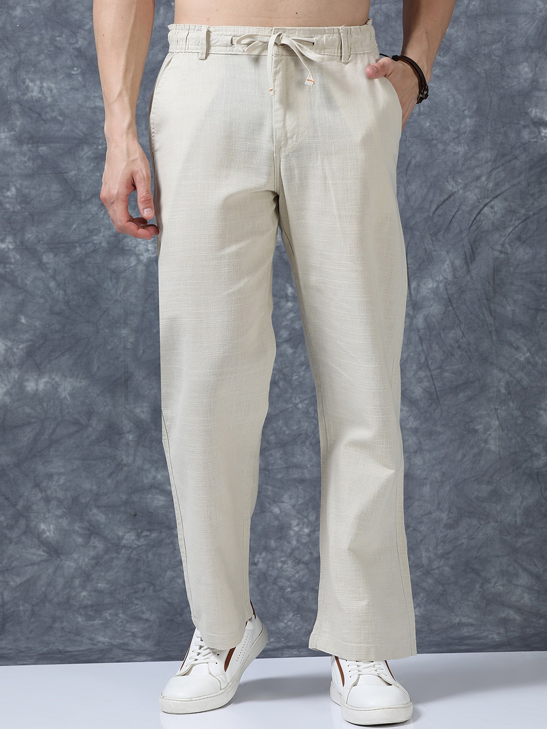 

The Roadster Lifestyle Co Linen Relaxed-Fit Regular Trousers, Cream