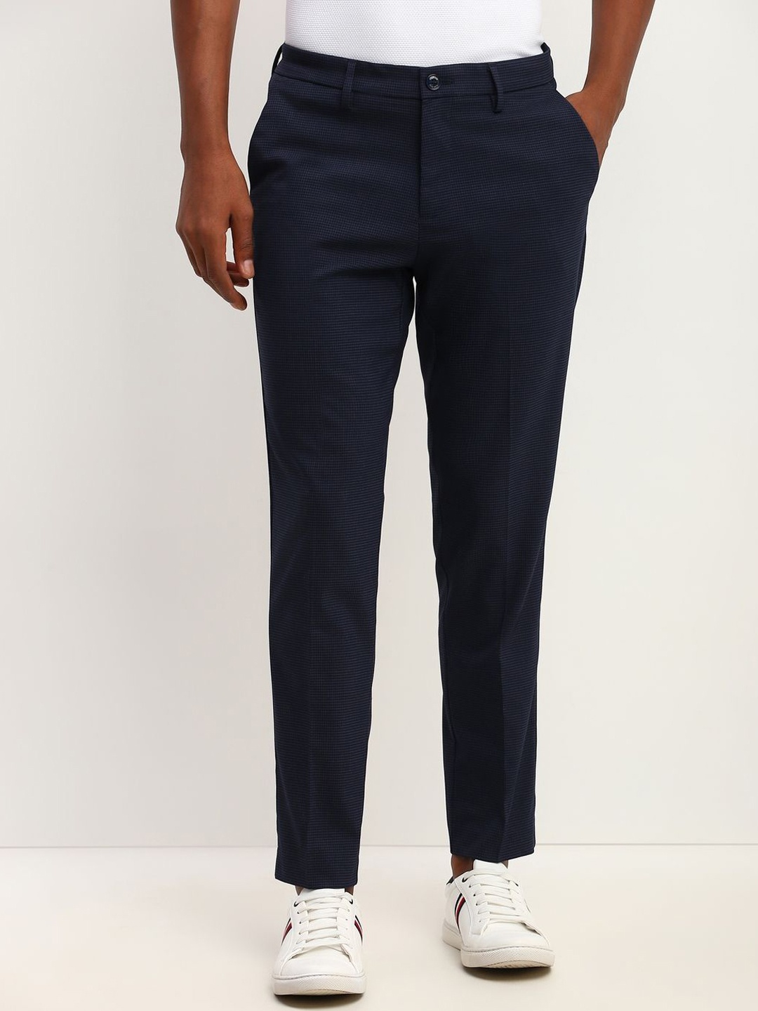 

Allen Solly Men Slim Fit Trousers, Navy blue