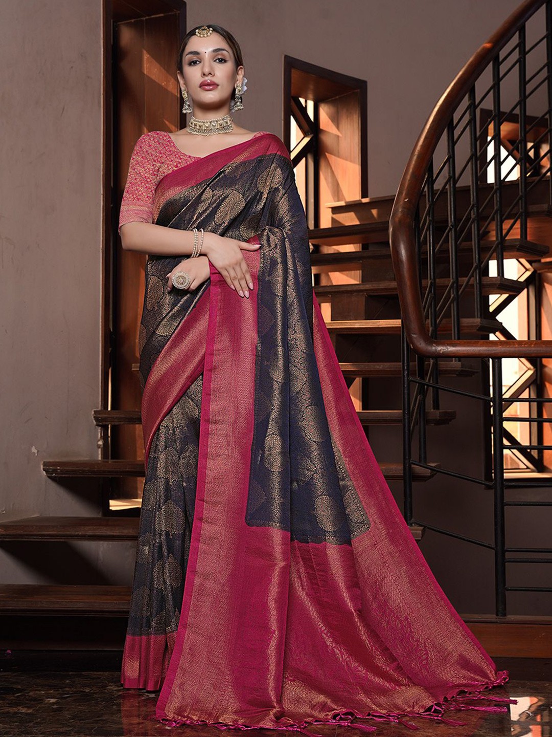 

JUST FASHION Woven Design Zari Silk Blend Kanjeevaram Saree, Navy blue