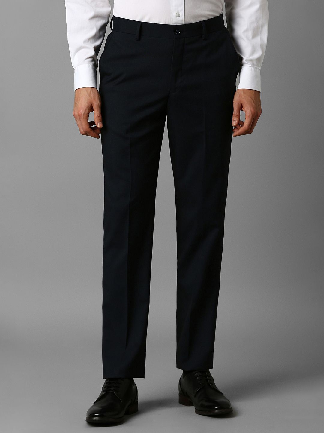 

Louis Philippe Men Slim Fit Trousers, Black