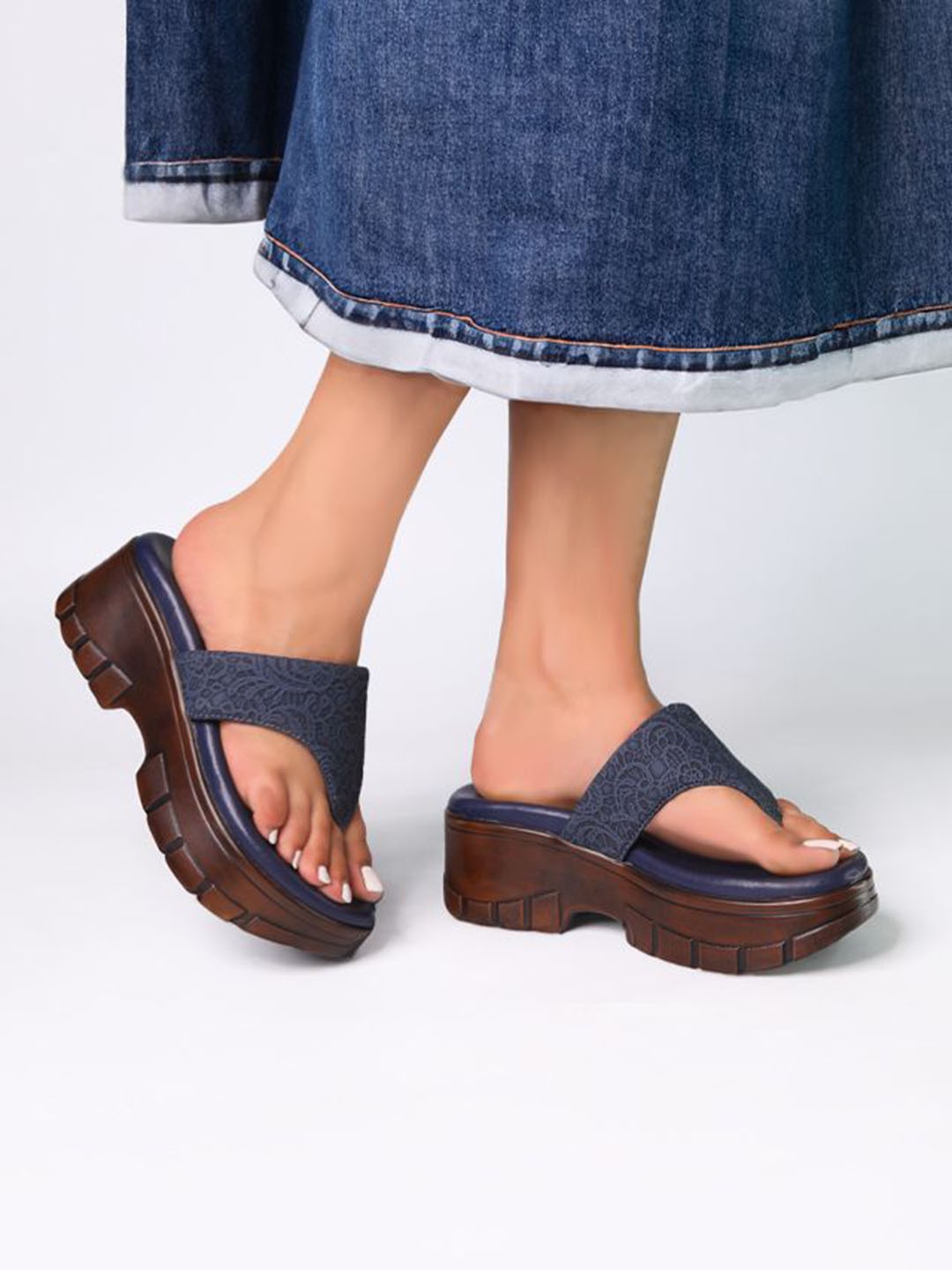 

Monrow Textured PU Wedge Mules, Navy blue