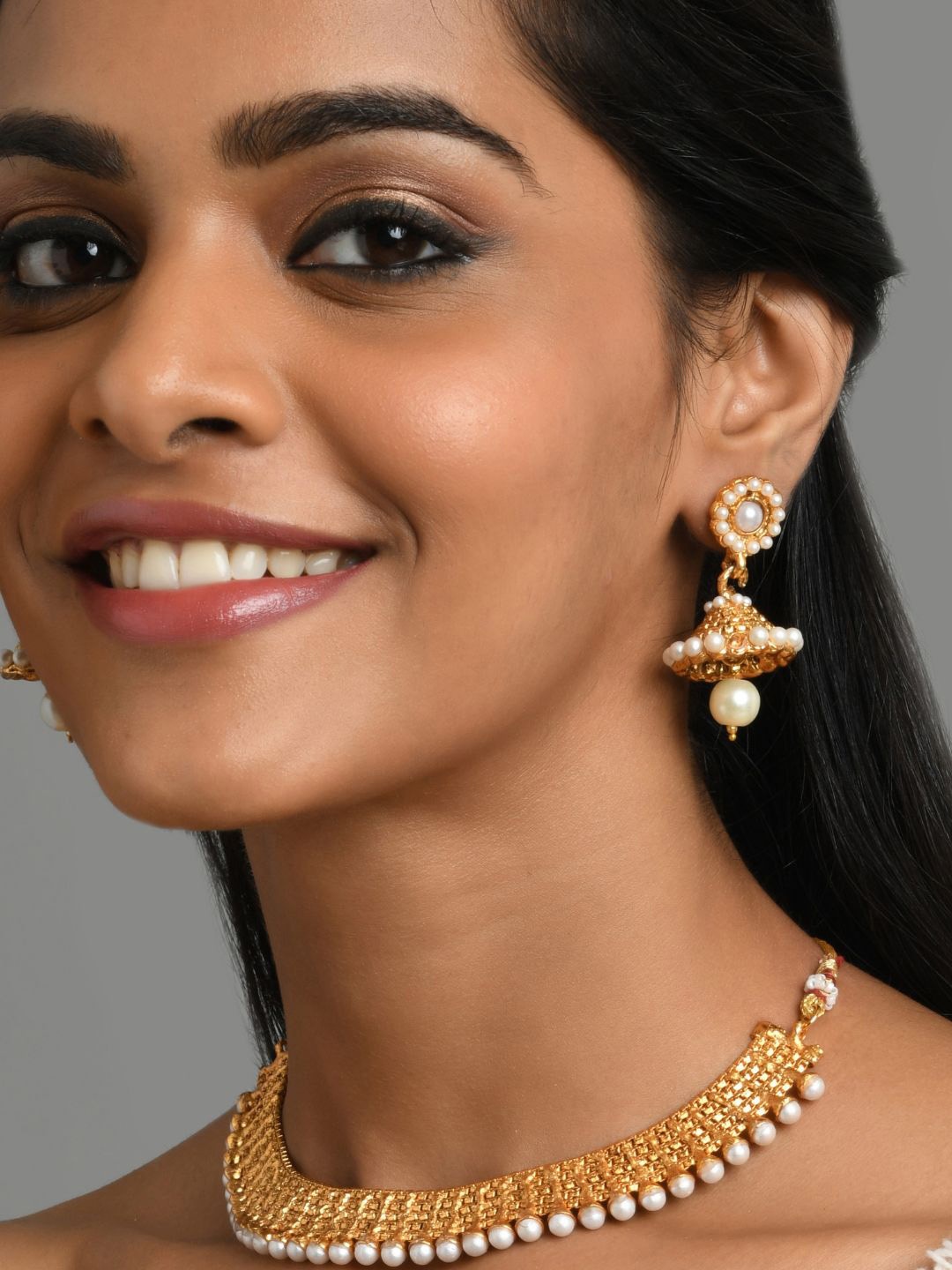 

Fida Gold-Plated Kundan-Studded & Pearl Beaded Jewellery Set