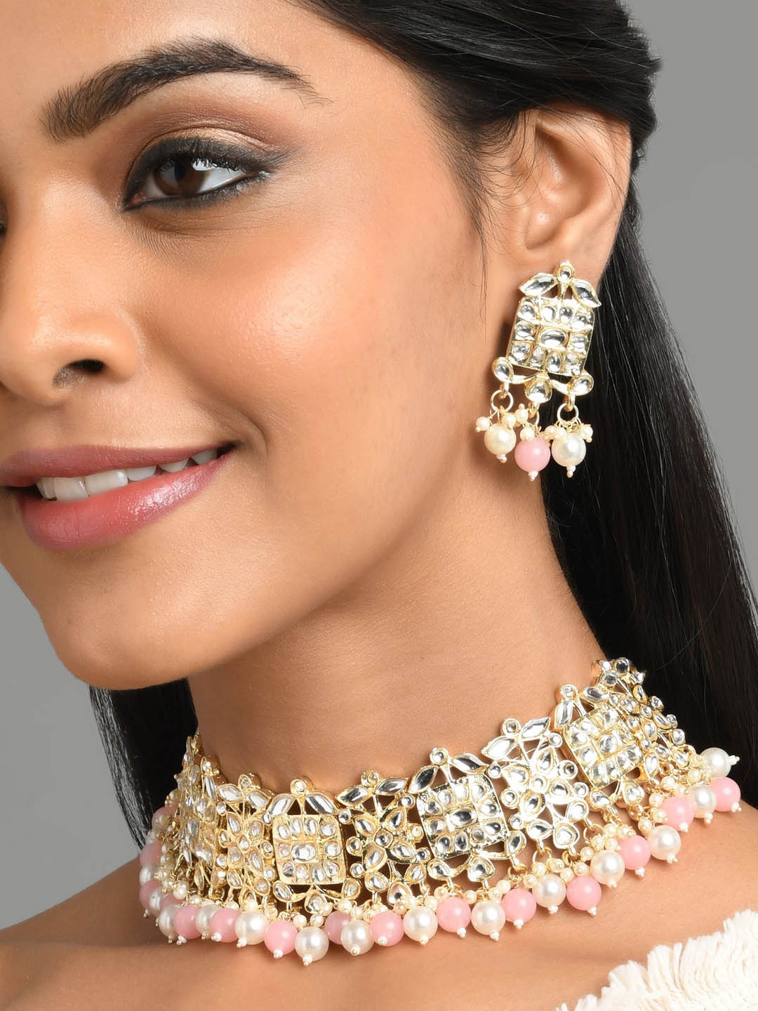 

Fida Gold-Plated Kundan-Studded & Beaded Jewellery Set