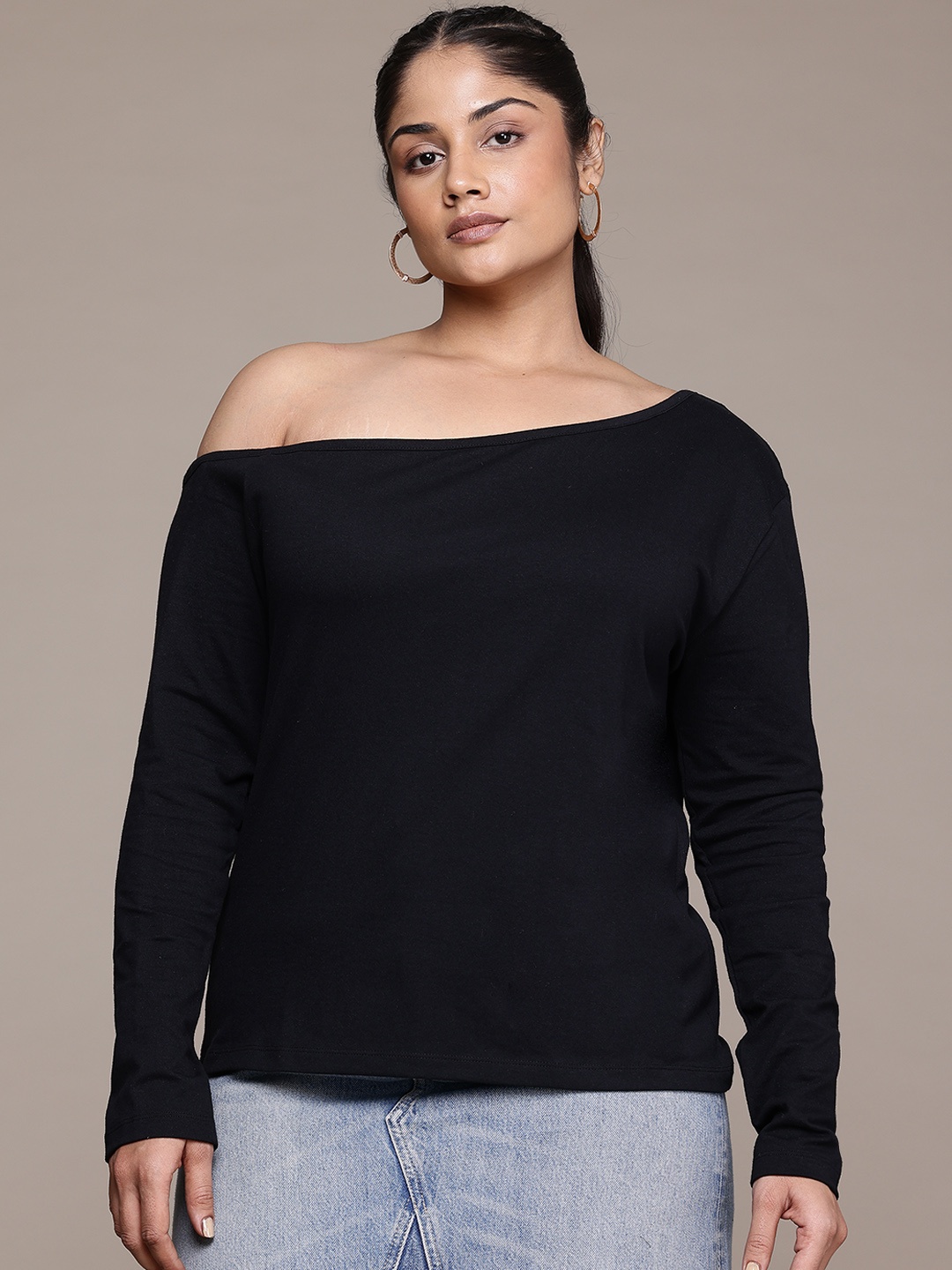 

The Roadster Lifestyle Co. Plus Size One Off Shoulder Design T-shirt, Black