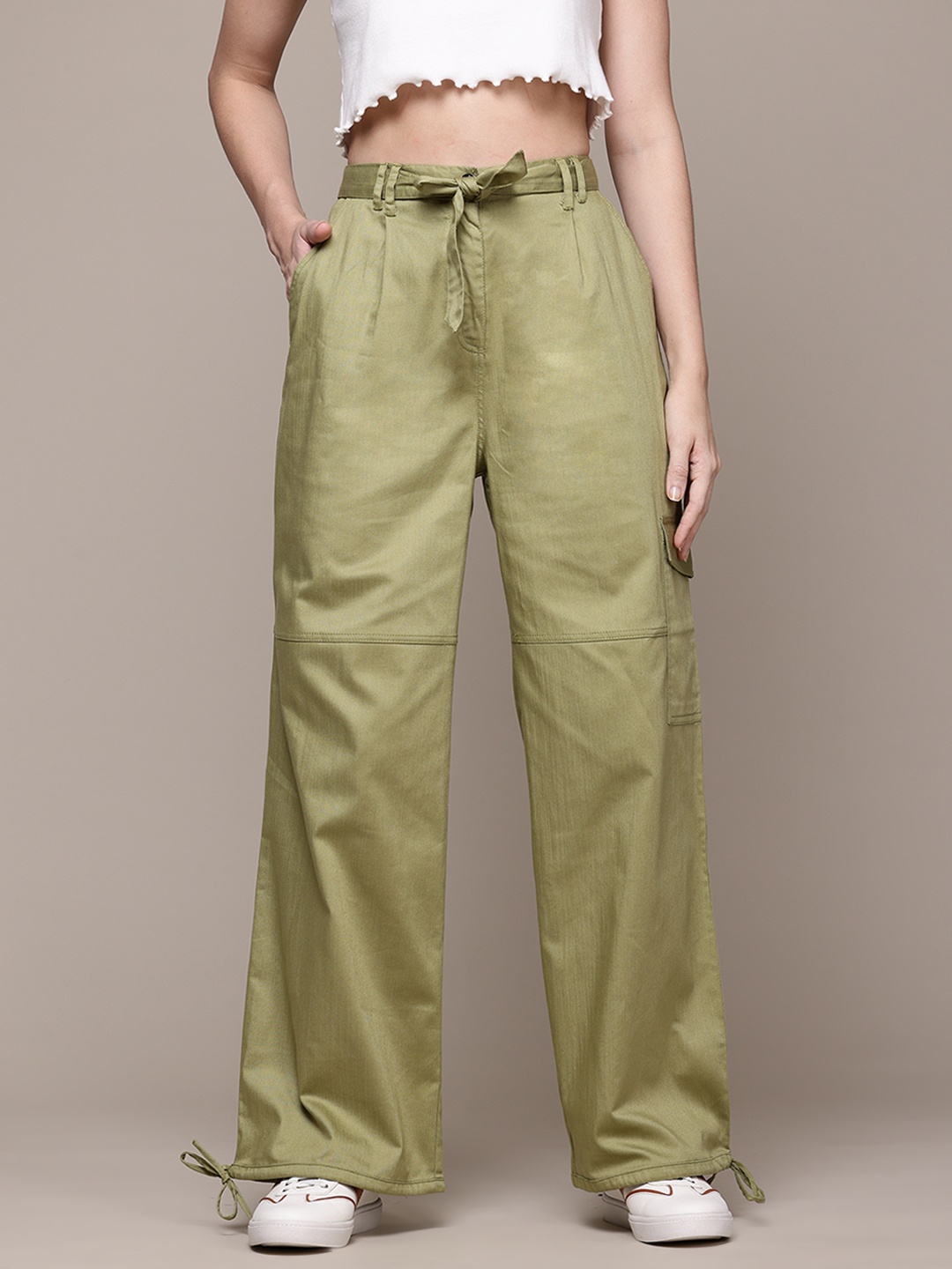 

The Roadster Lifestyle Co. Women Loose Fit High-Rise Pleated Cargo Trousers with Belt, Green