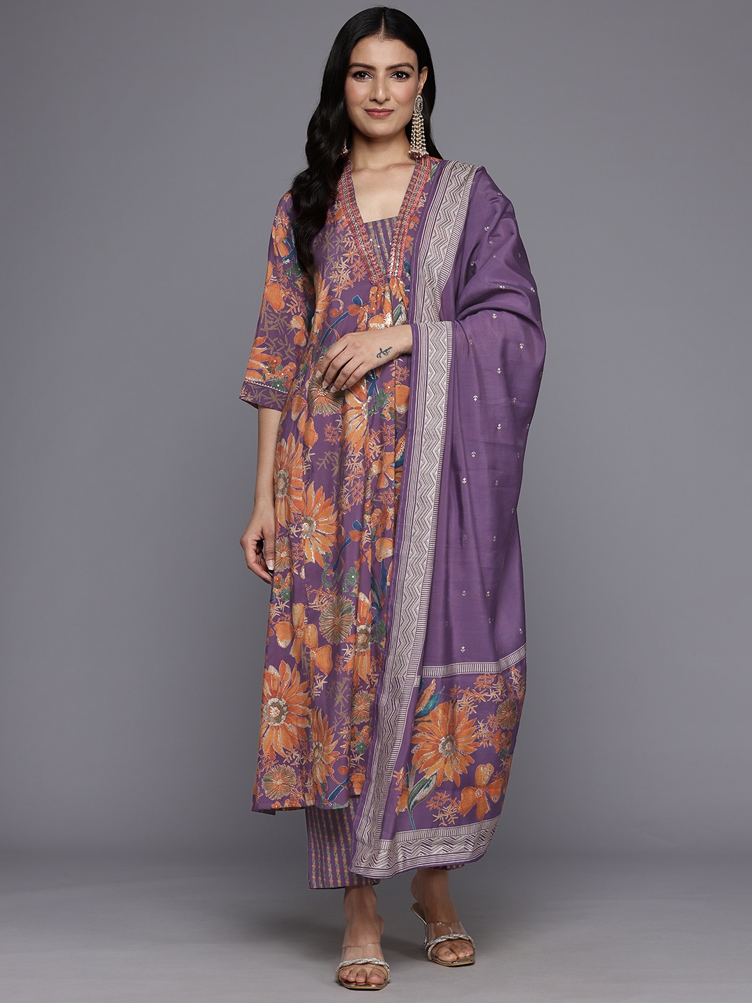 

Varanga Ethnic Floral Printed Sequinned Kurta With Trousers & Dupatta, Lavender