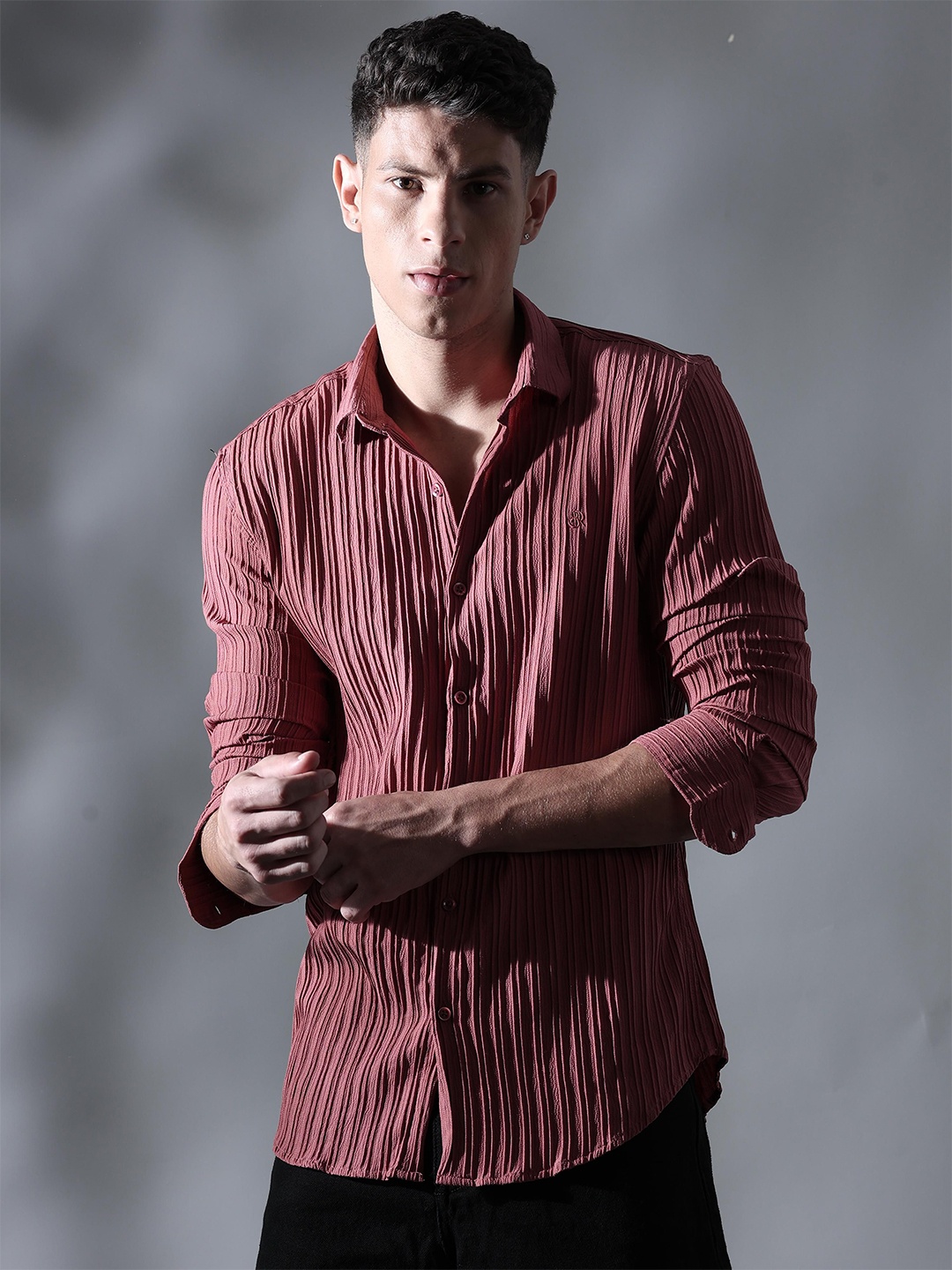 

SORATIA Men Opaque Striped Casual Shirt, Maroon