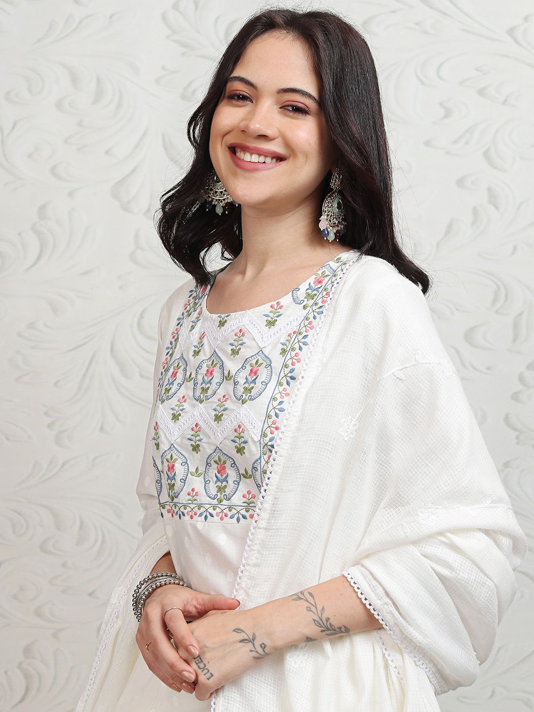 

Vishudh Women Floral Embroidered Regular Thread Work Pure Cotton Kurta with Trousers & With Dupatta, White