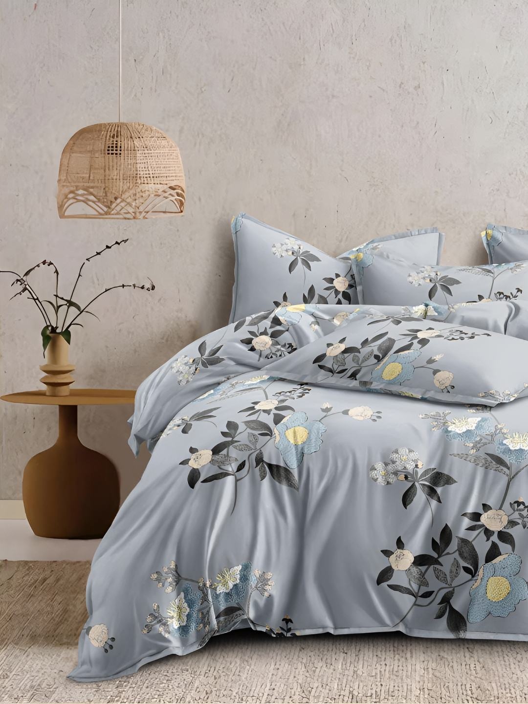 

Bajo's Blue & Grey Floral 350 TC King Bedsheet with 2 Pillow Covers