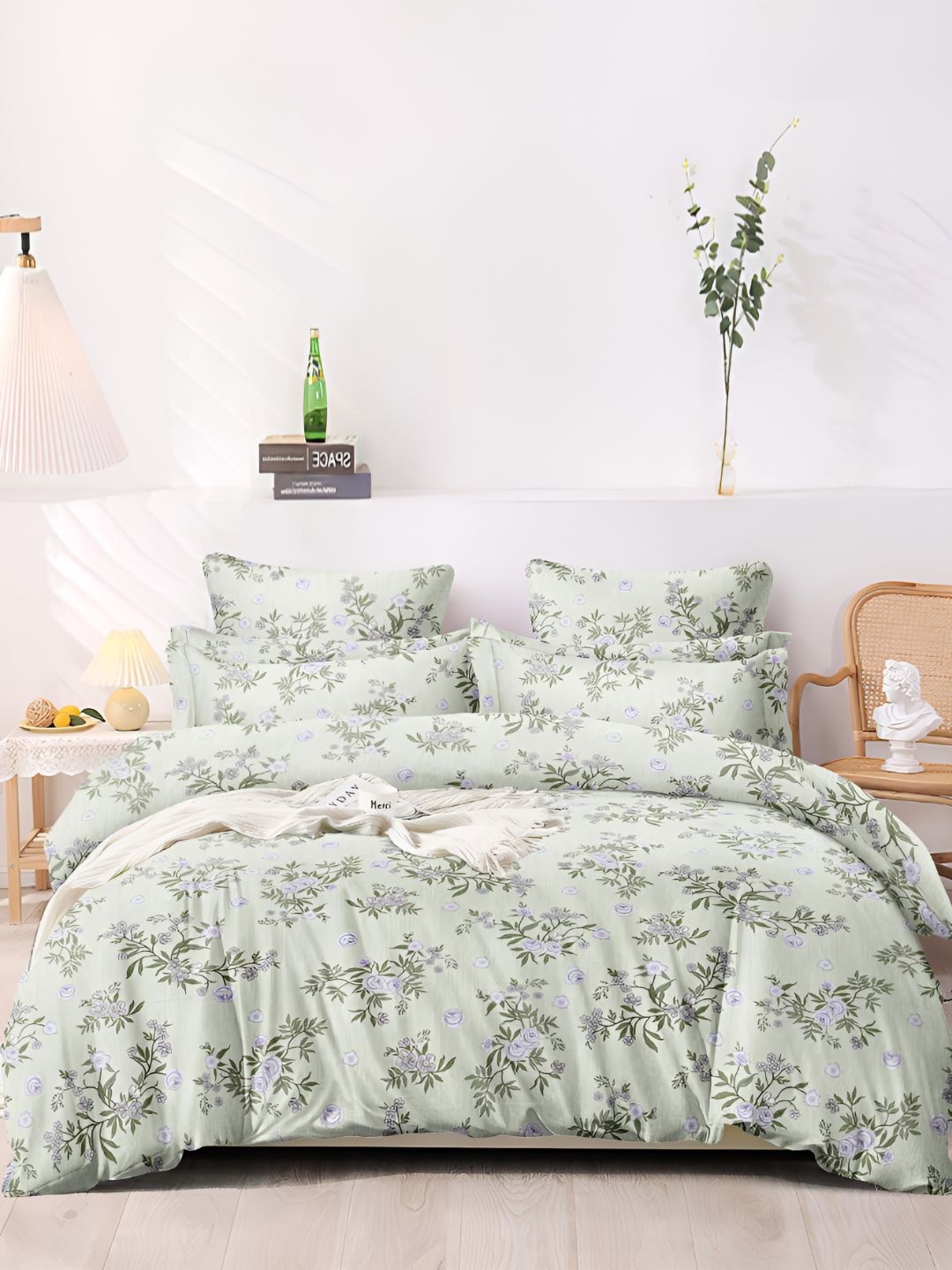 

Bajo's Green & Purple Floral 350 TC King Bedsheet with 4 Pillow Covers