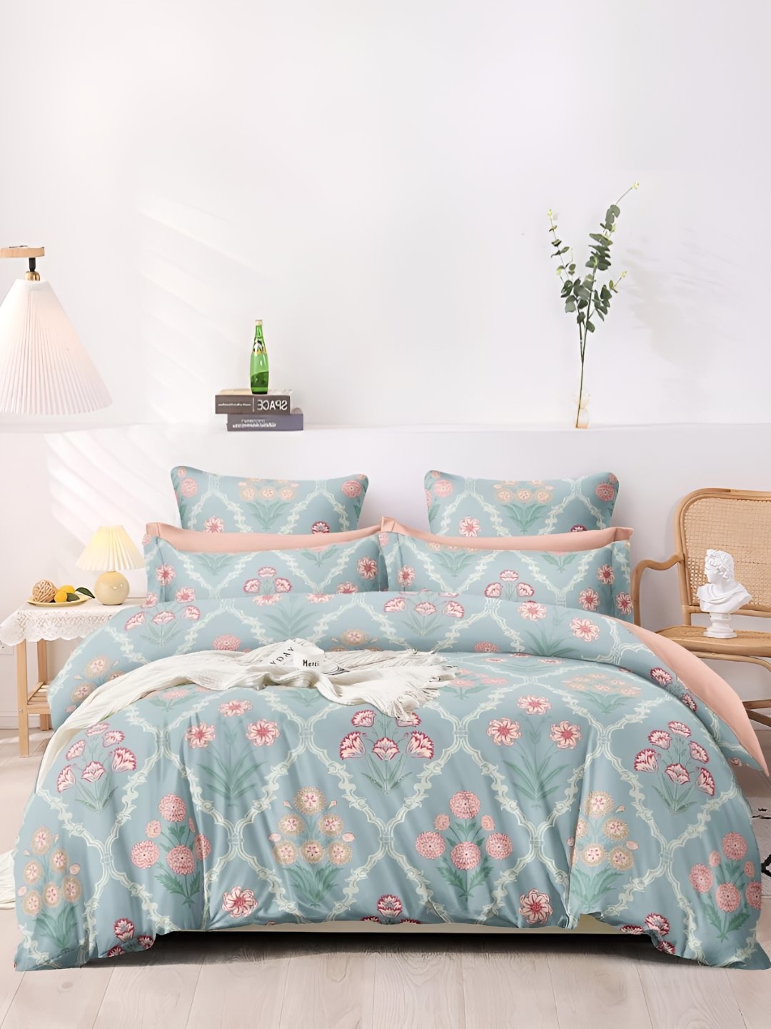 

Bajo's Blue & Pink Ethnic Motifs 350 TC King Bedsheet with 2 Pillow Covers